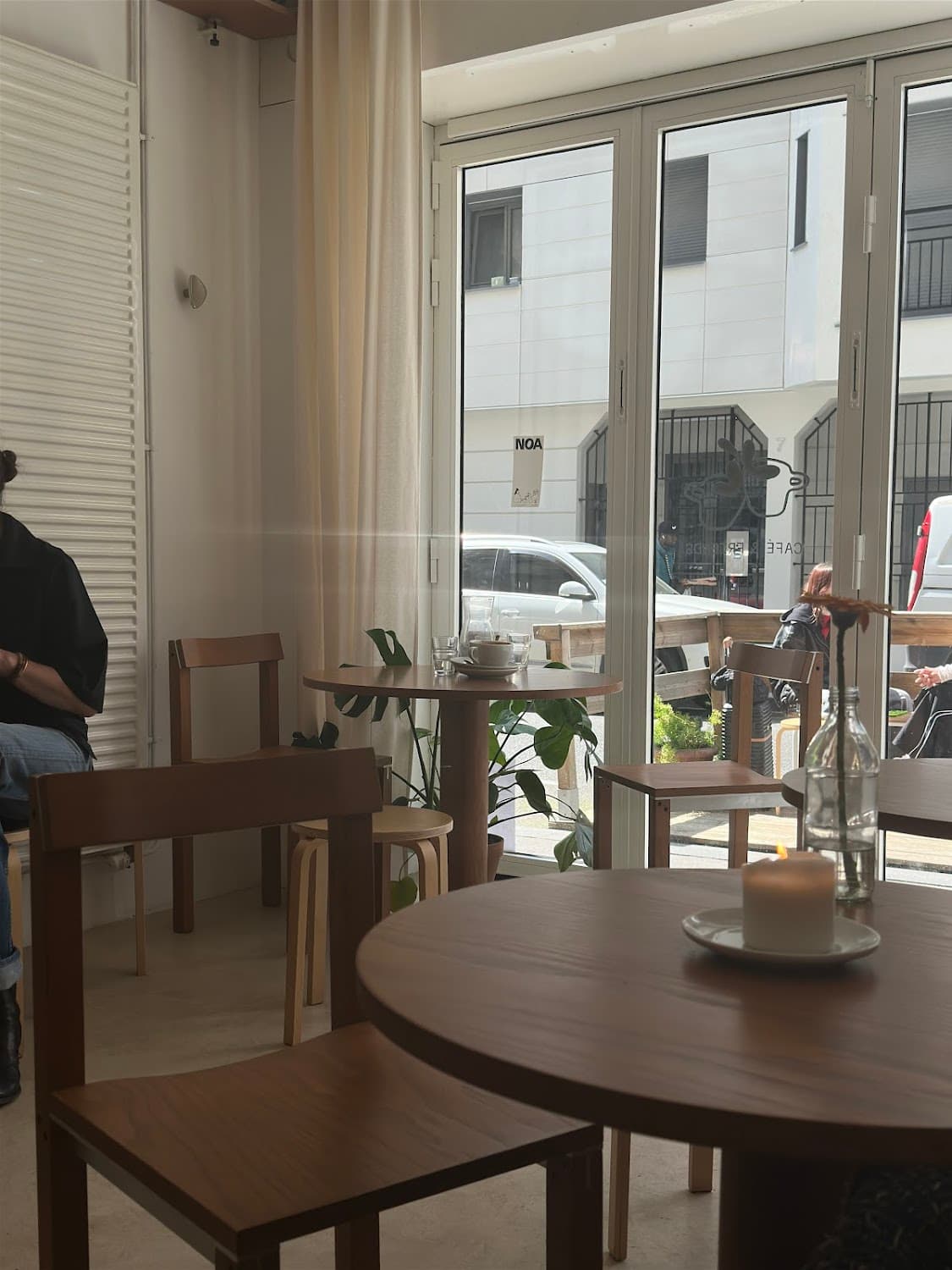 NOA café — specialty coffee shop in Paris (photo 3)
