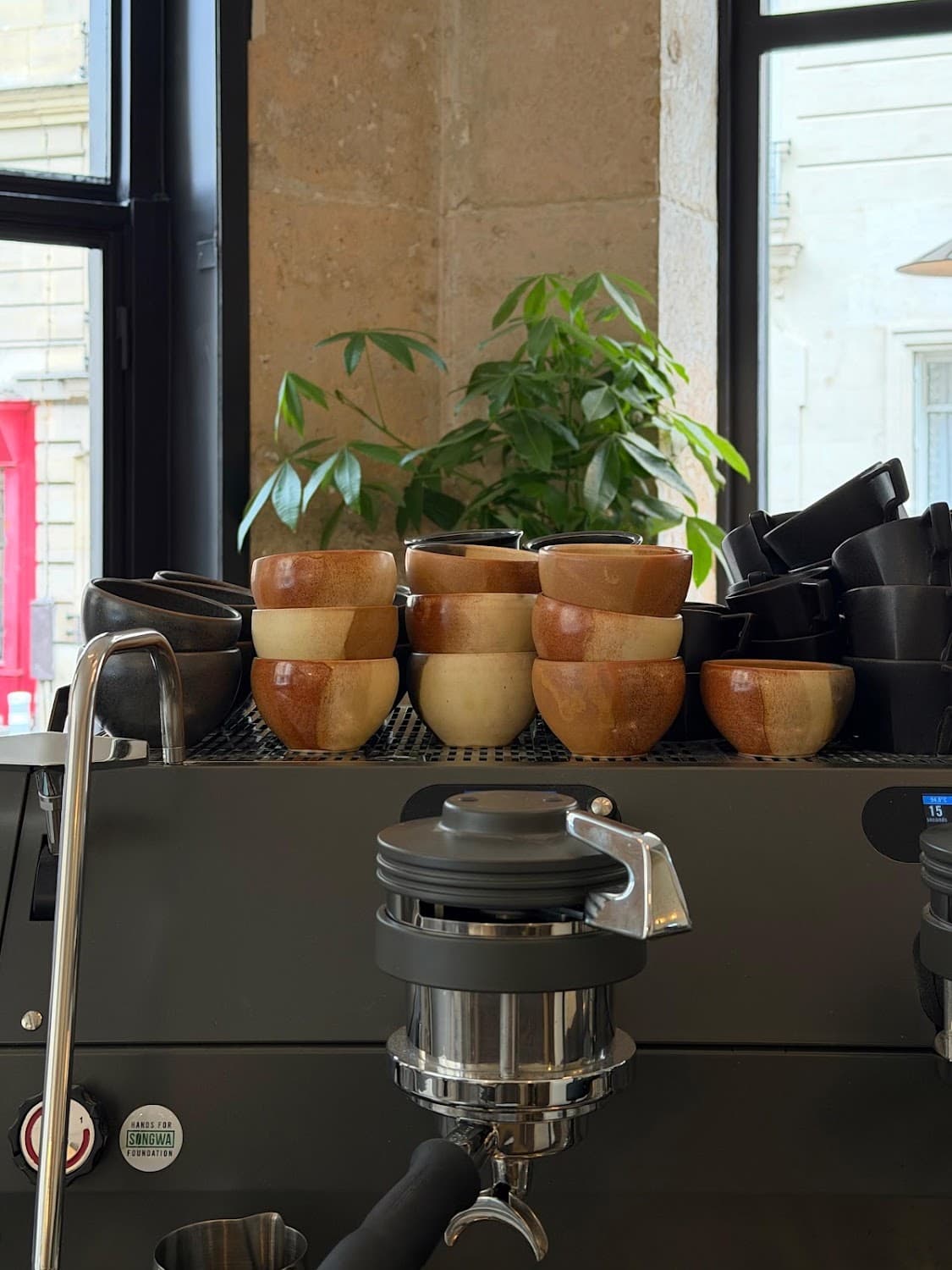 Nobel Café Bistro, specialty coffee shop in Paris (photo 4)