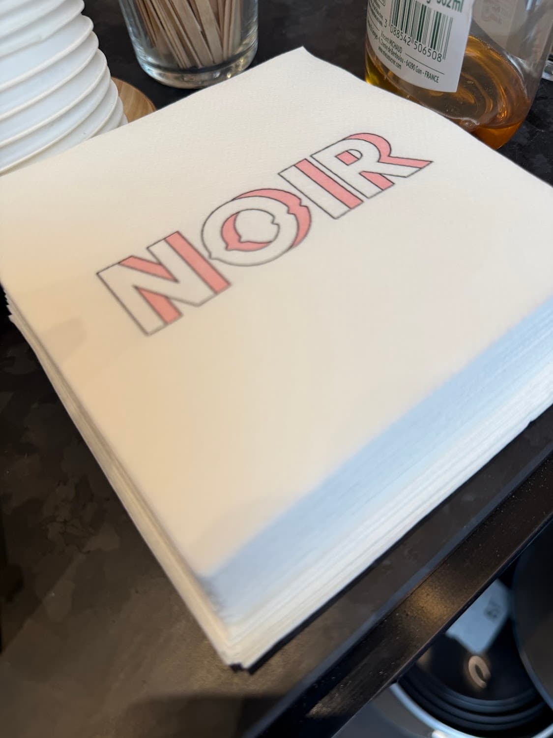 Noir - Rue du Boccador, specialty coffee shop in Paris (photo 3)
