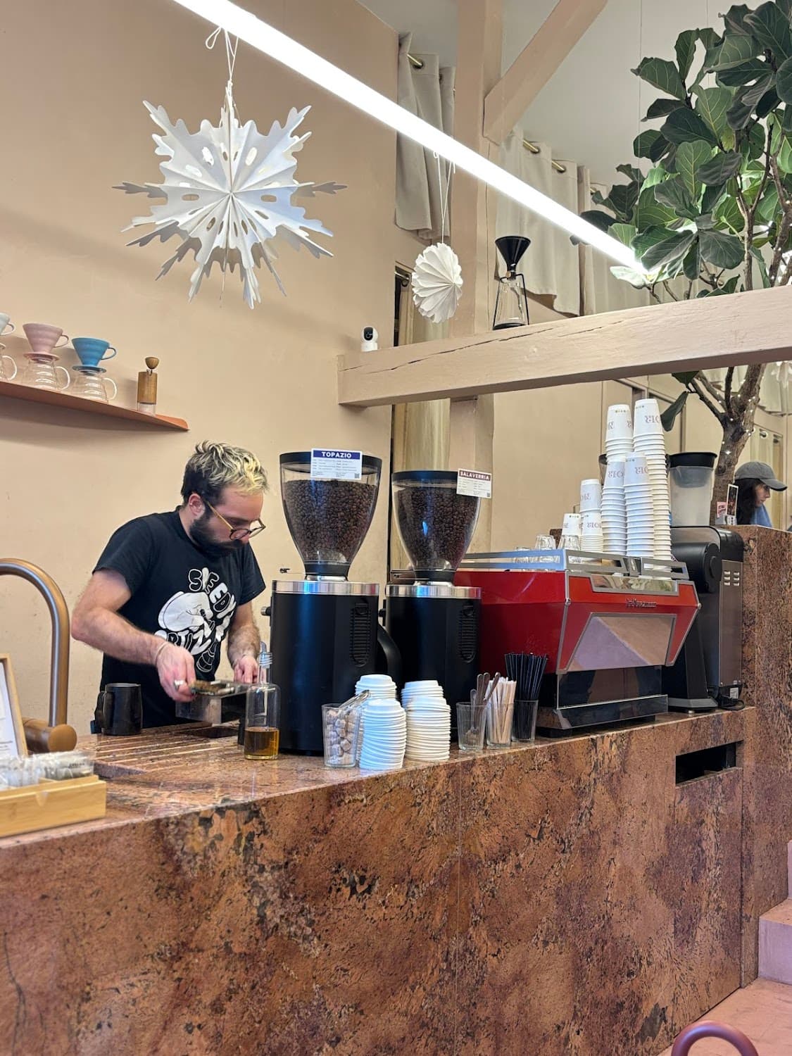 Noir - Coffee Shop & Torréfacteur — specialty coffee shop in Paris (photo 6)