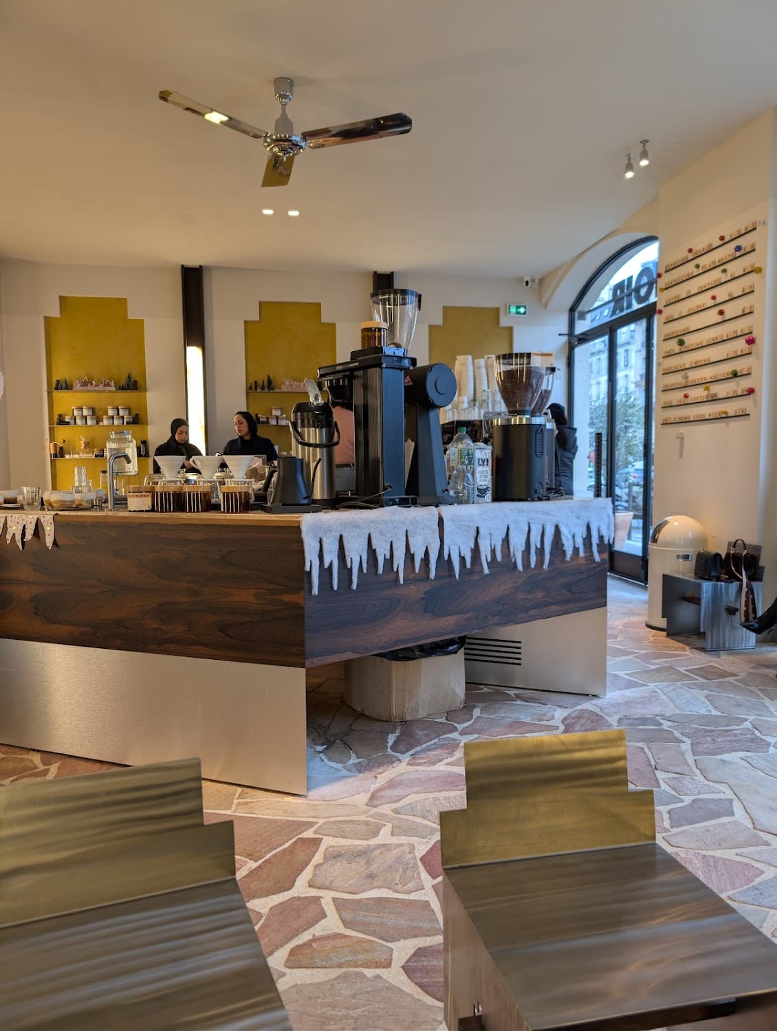 Noir - Avenue Kléber, specialty coffee shop in Paris (photo 7)