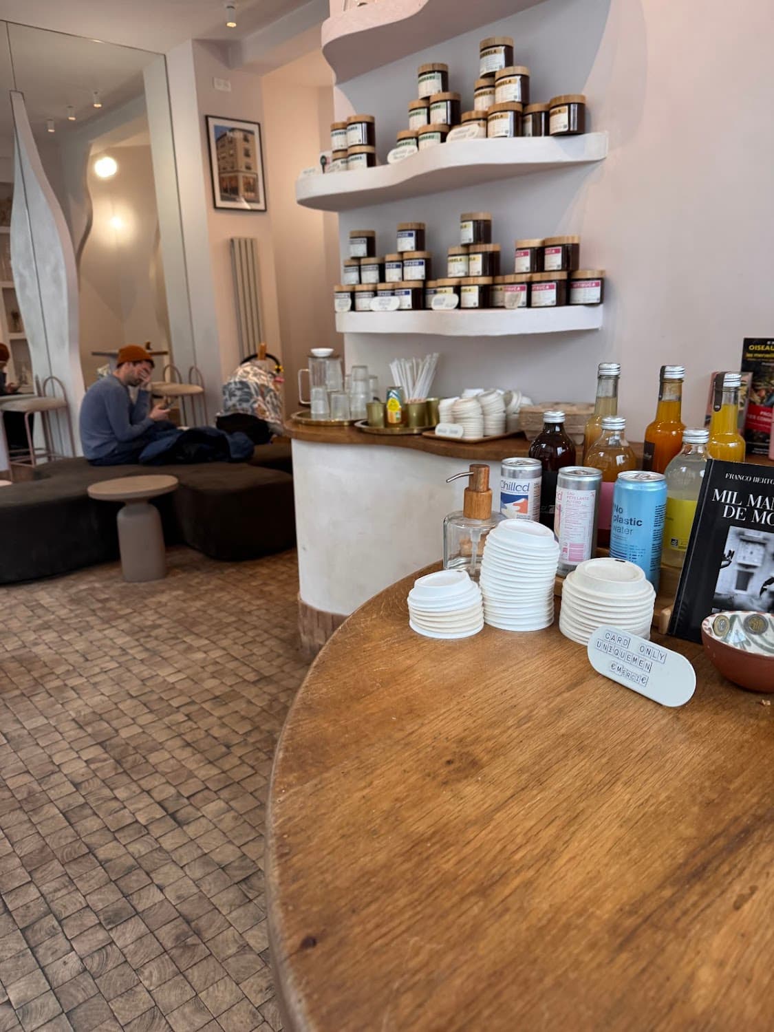Noir - Rue de Passy — specialty coffee shop in Paris (photo 3)