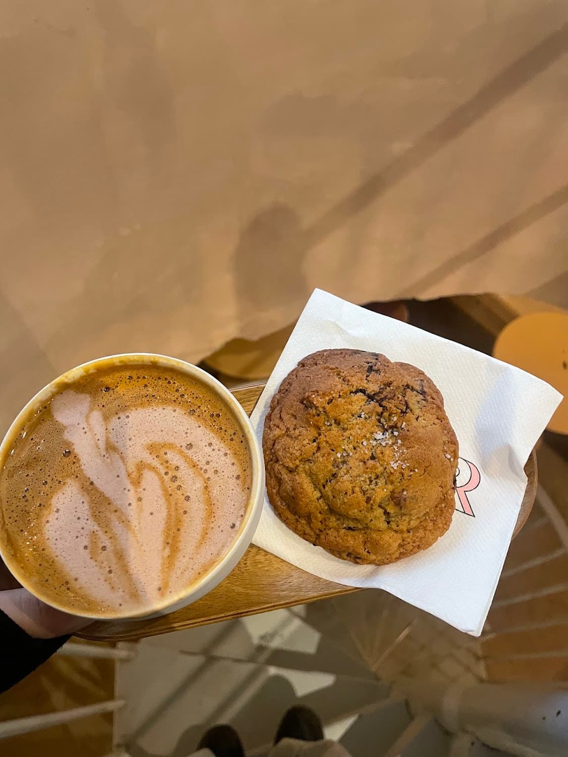 Noir - Île Saint Louis, specialty coffee shop in Paris (photo 6)