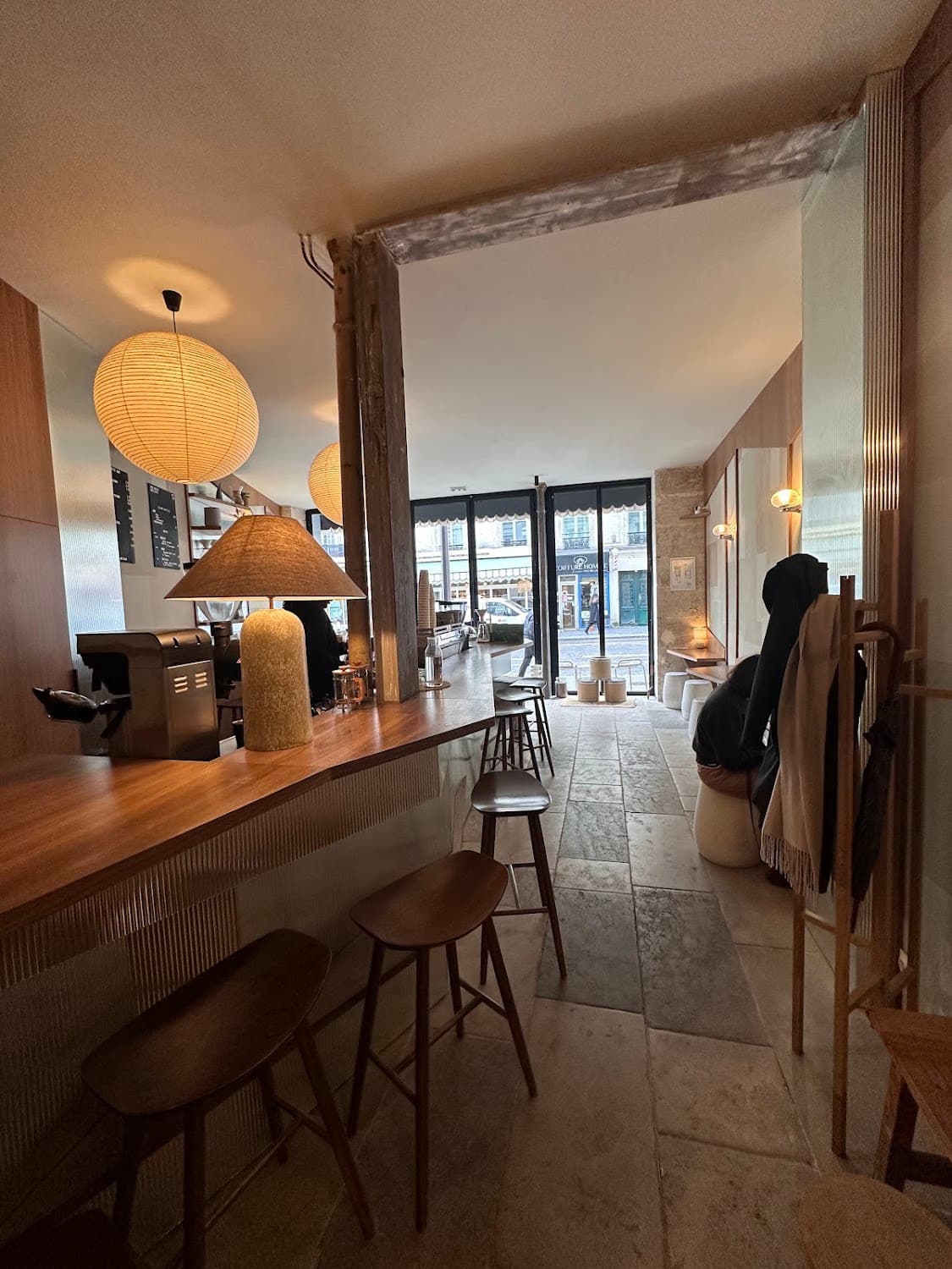Noir - Rue de Londres, specialty coffee shop in Paris