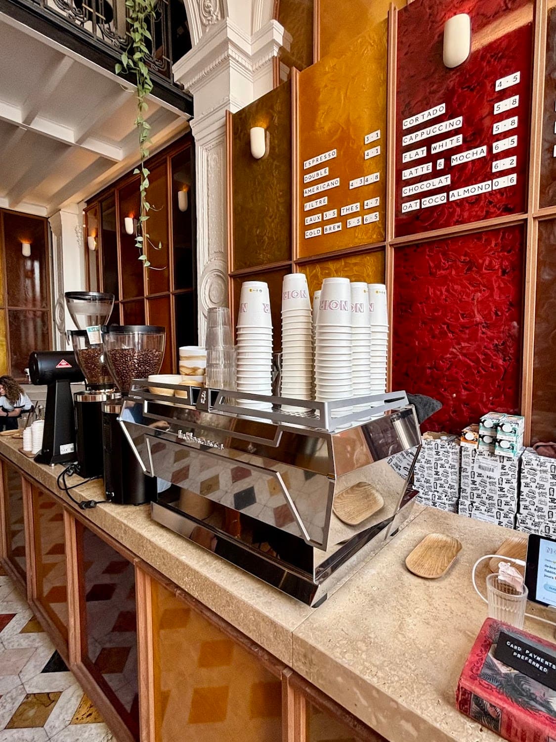 Noir - Rue Richer — specialty coffee shop in Paris (photo 5)