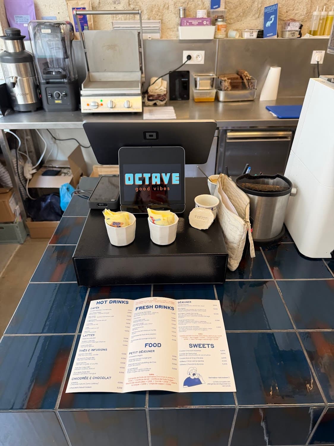OCTAVE Batignolles — specialty coffee shop in Paris (photo 2)