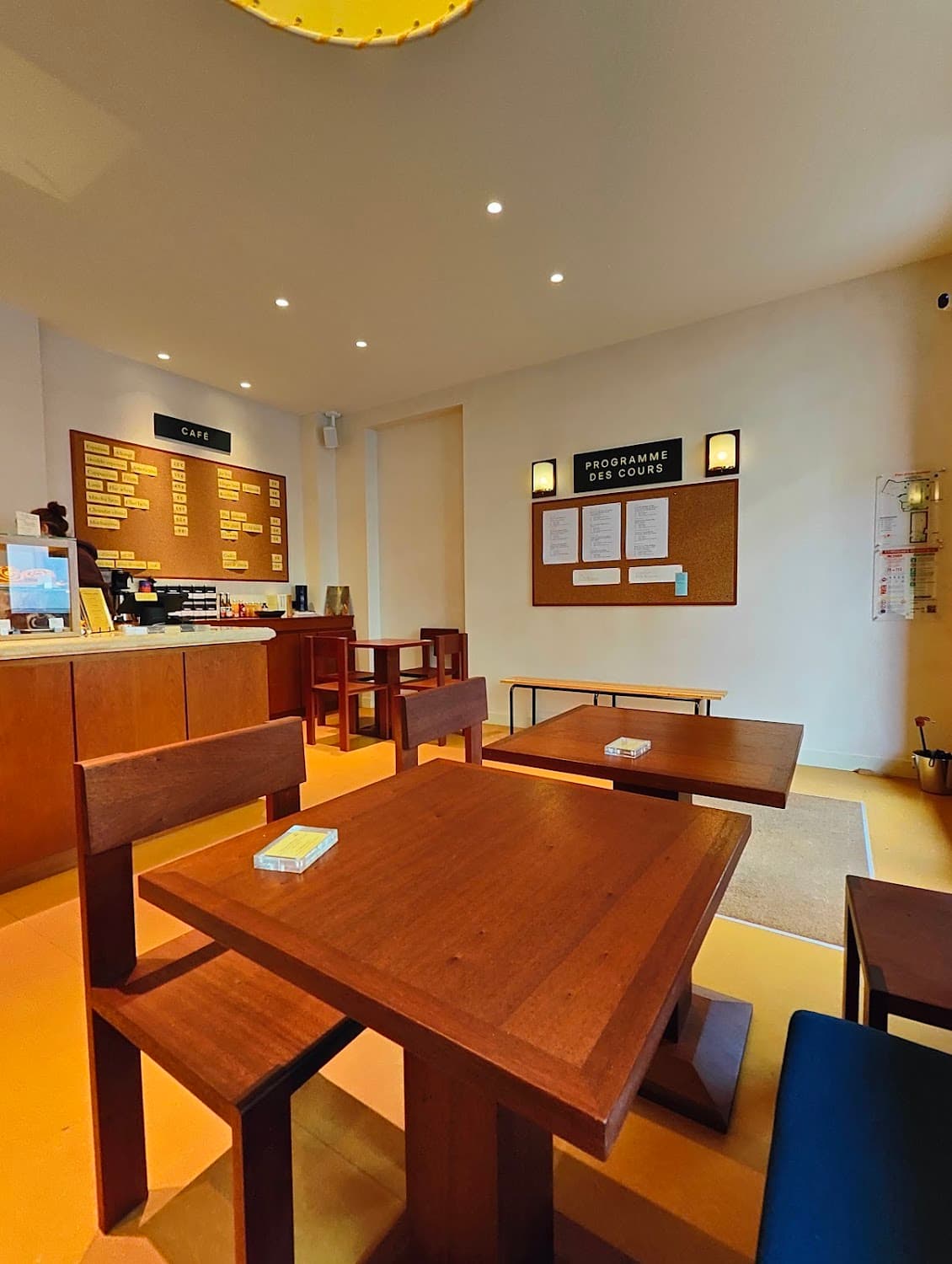 off-campus — specialty coffee shop in Paris (photo 5)