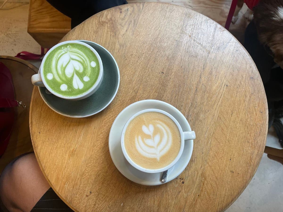 OJJJO — specialty coffee shop in Paris (photo 2)