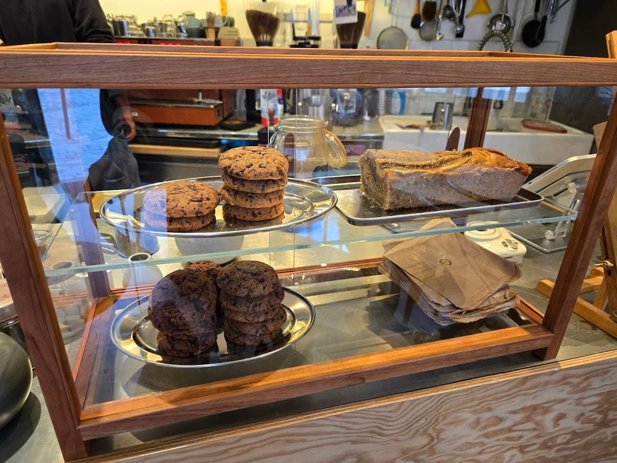 OJJJO — specialty coffee shop in Paris (photo 7)