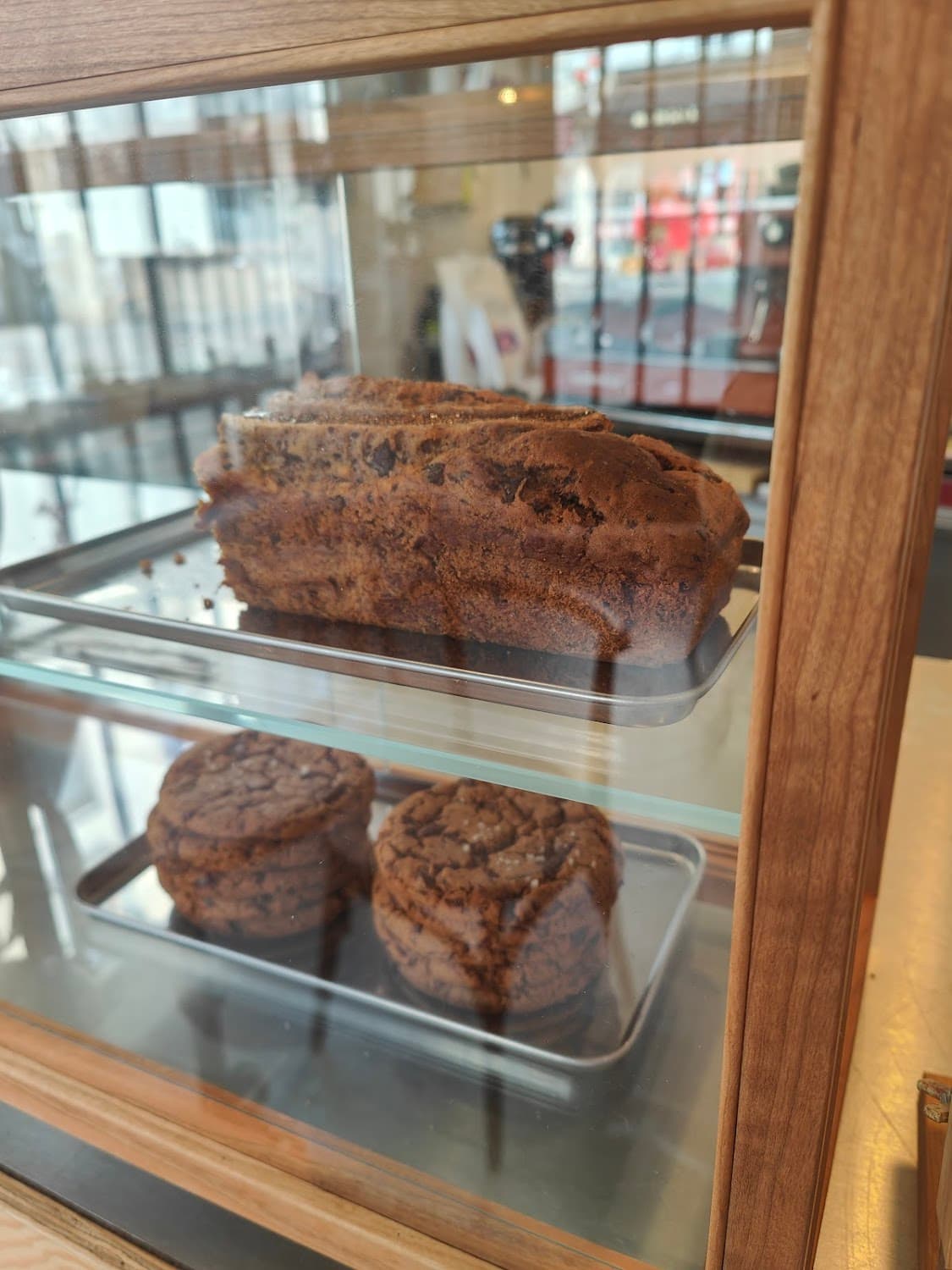 OJJJO — specialty coffee shop in Paris (photo 1)