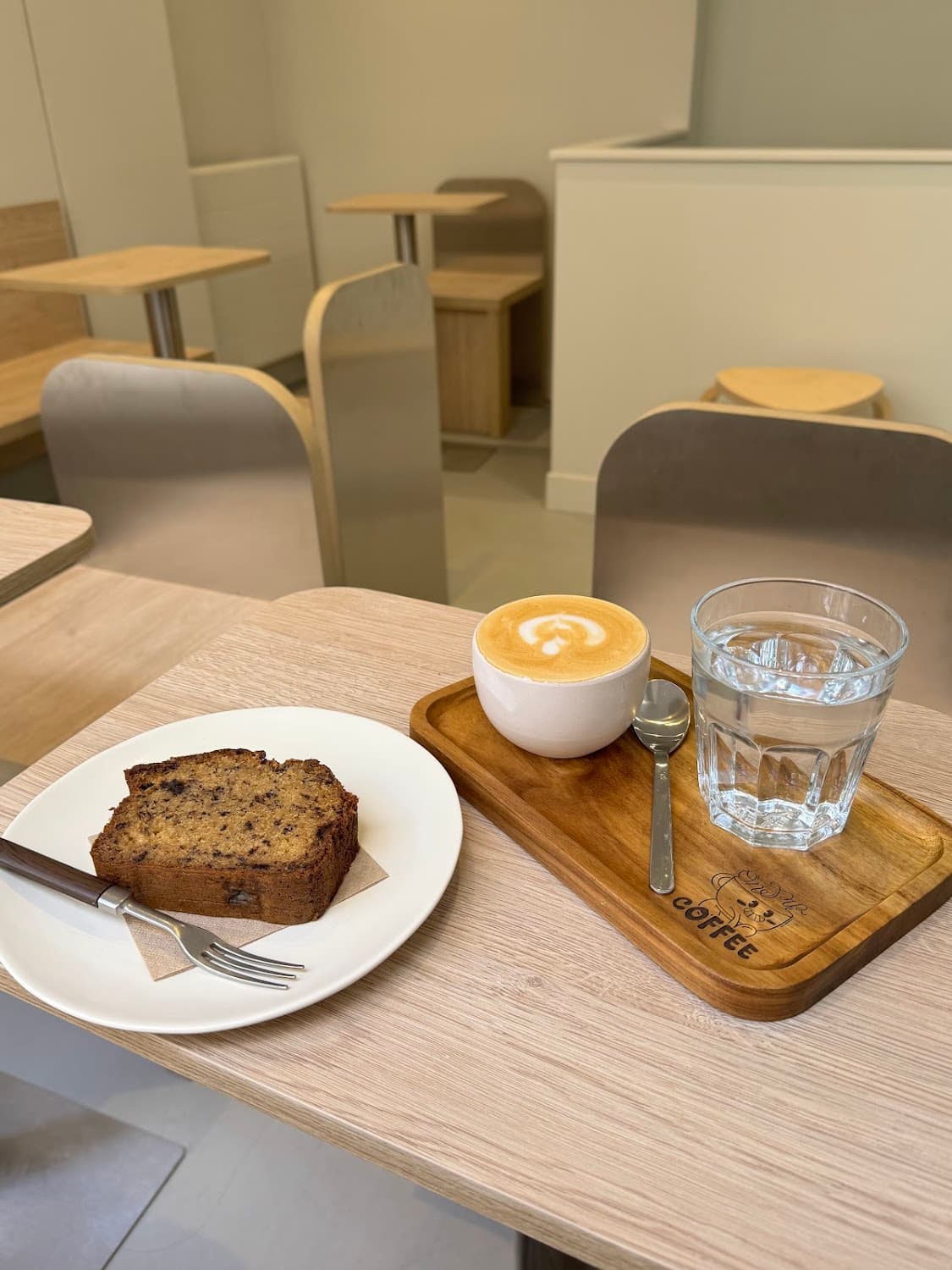 One Sip Coffee — specialty coffee shop in Paris (photo 3)