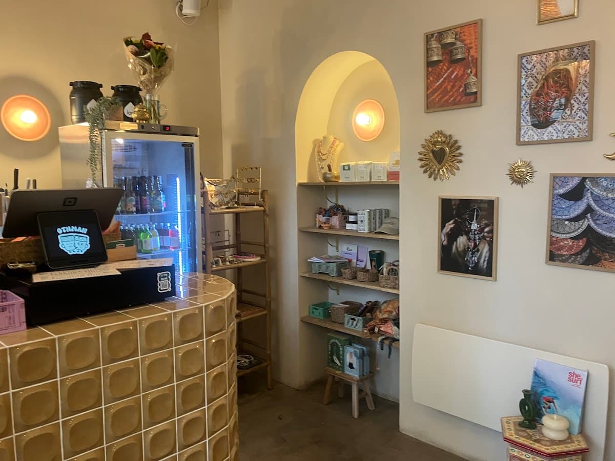 Othman café & Holistic boutique — specialty coffee shop in Paris (photo 1)