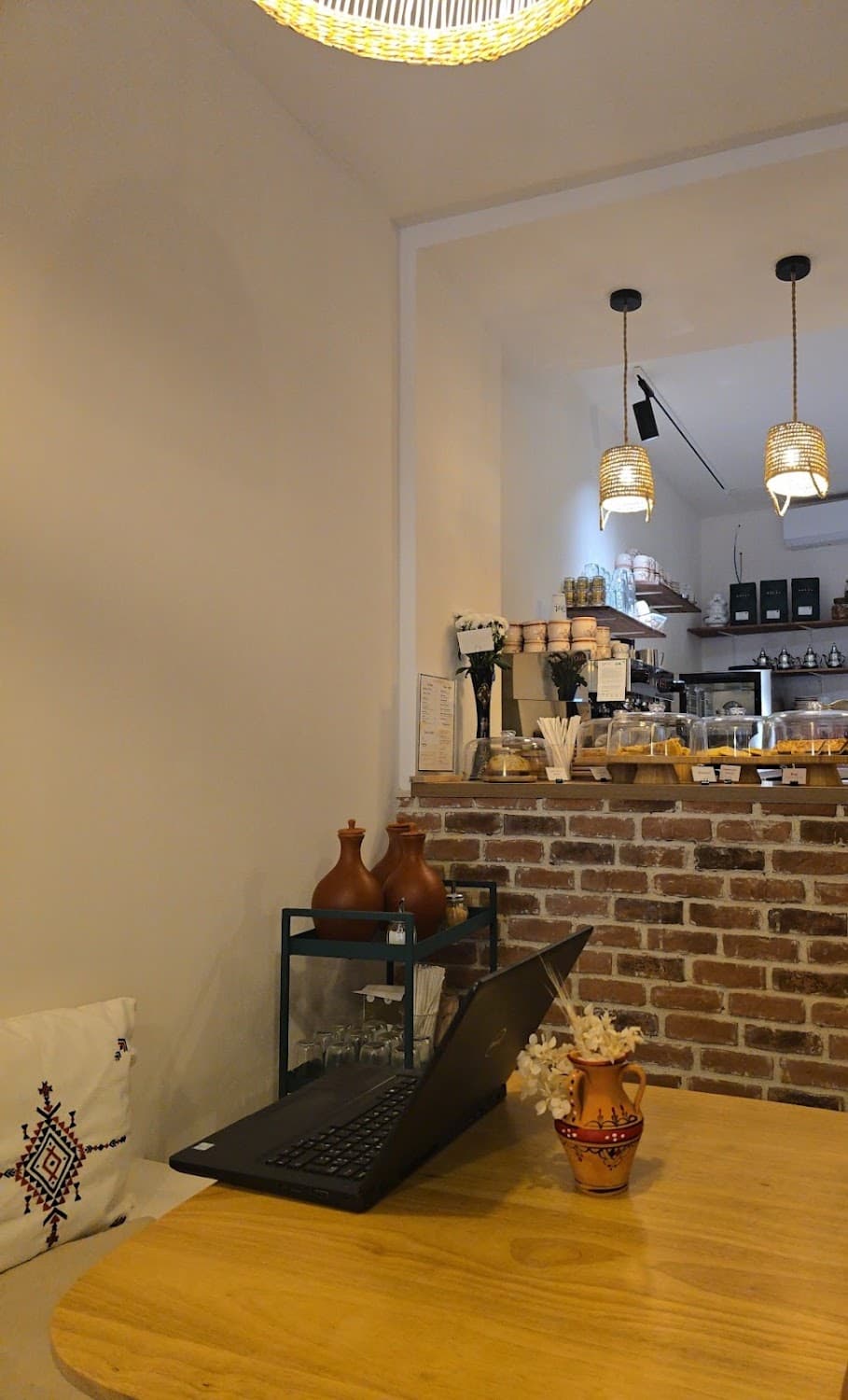 OUL coffee shop, specialty coffee shop in Paris (photo 8)