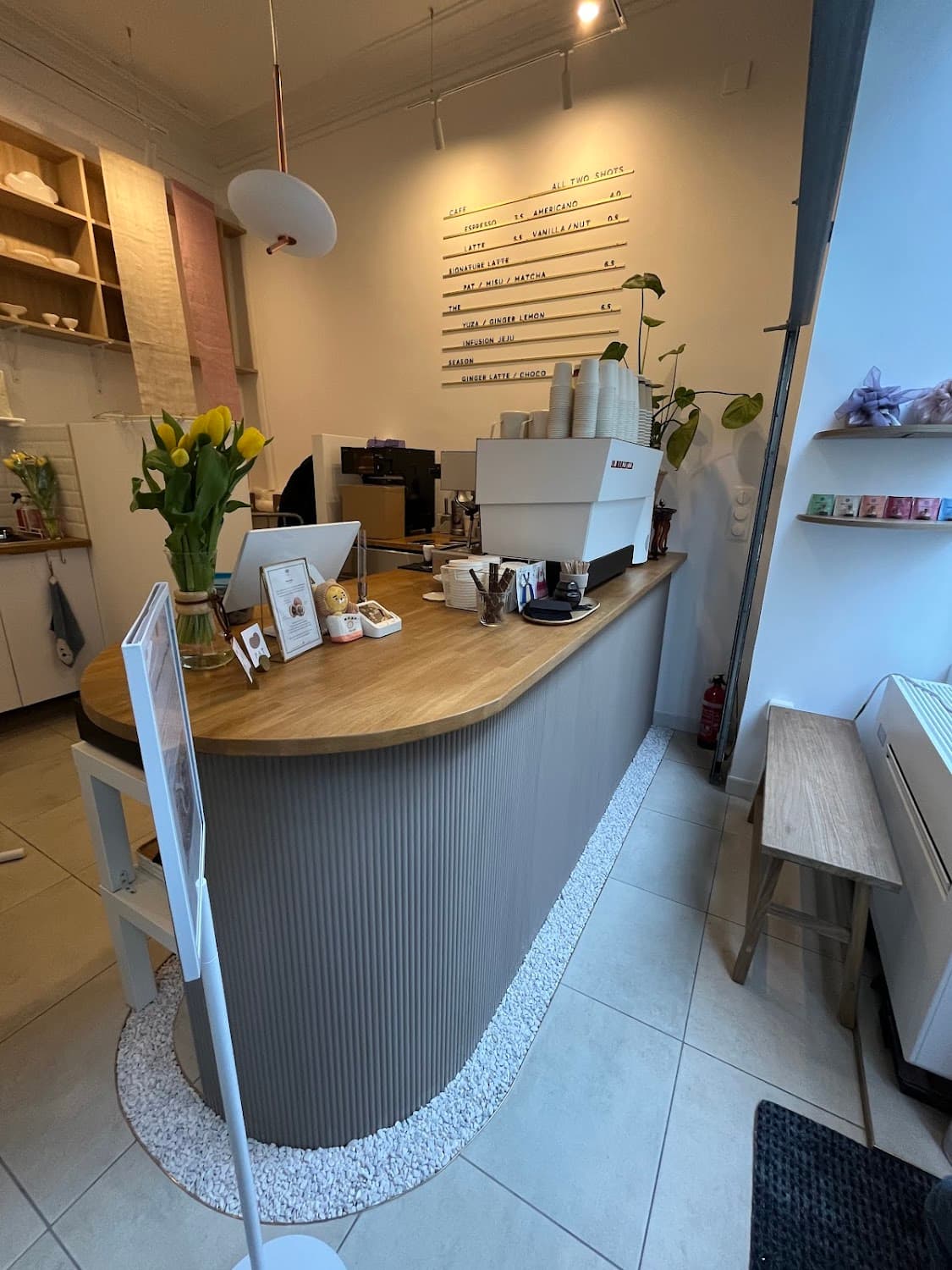 PAT — specialty coffee shop in Paris (photo 2)