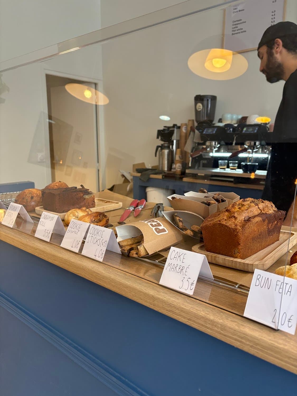 PEAK coffee shop — specialty coffee shop in Paris (photo 1)
