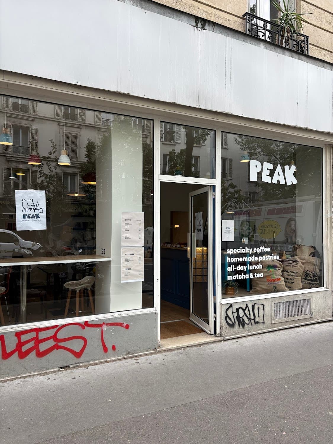 PEAK coffee shop — specialty coffee shop in Paris (photo 4)