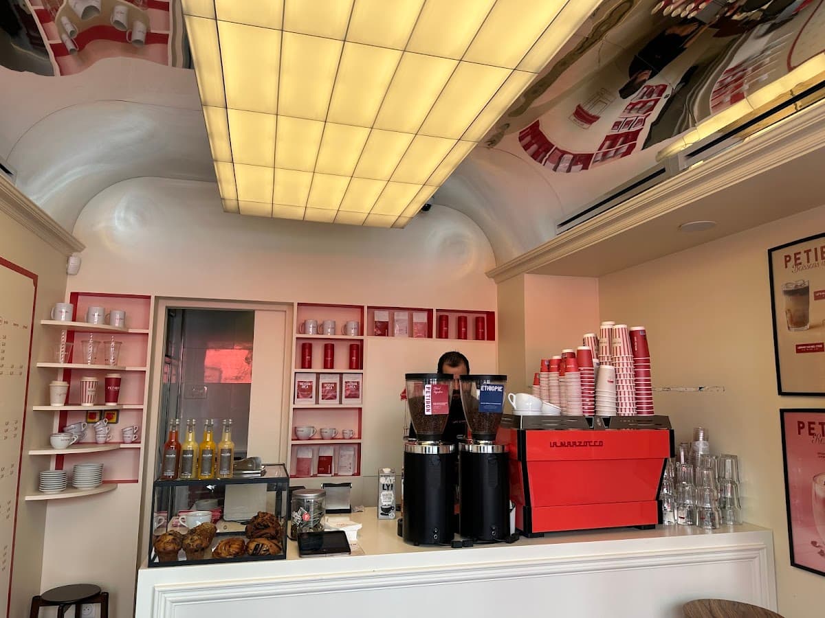 Petibon - Rue du 4 Septembre — specialty coffee shop in Paris (photo 5)