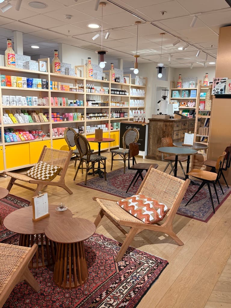 Plaine Café - Printemps, specialty coffee shop in Paris (photo 5)
