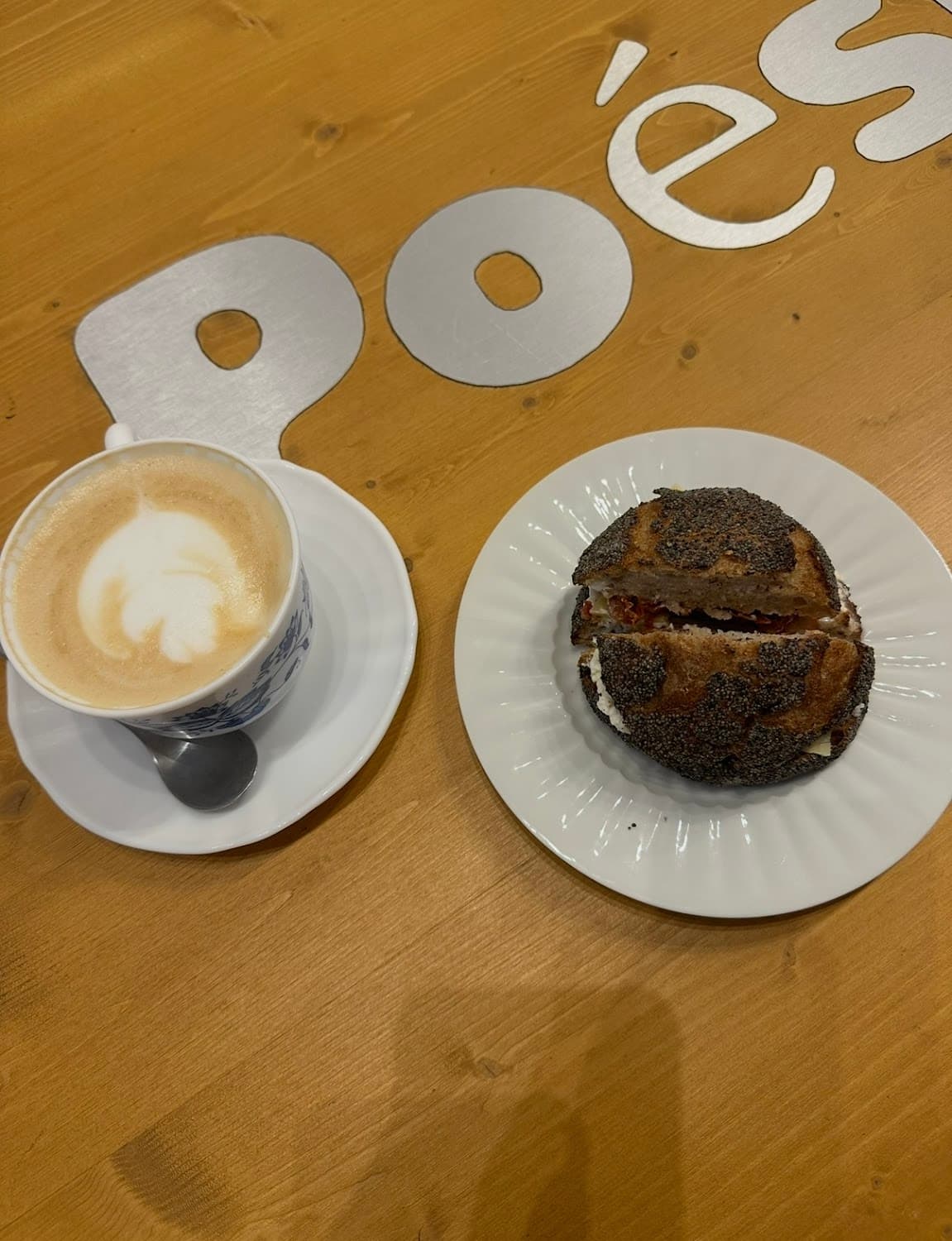 Poésie, specialty coffee shop in Paris (photo 8)