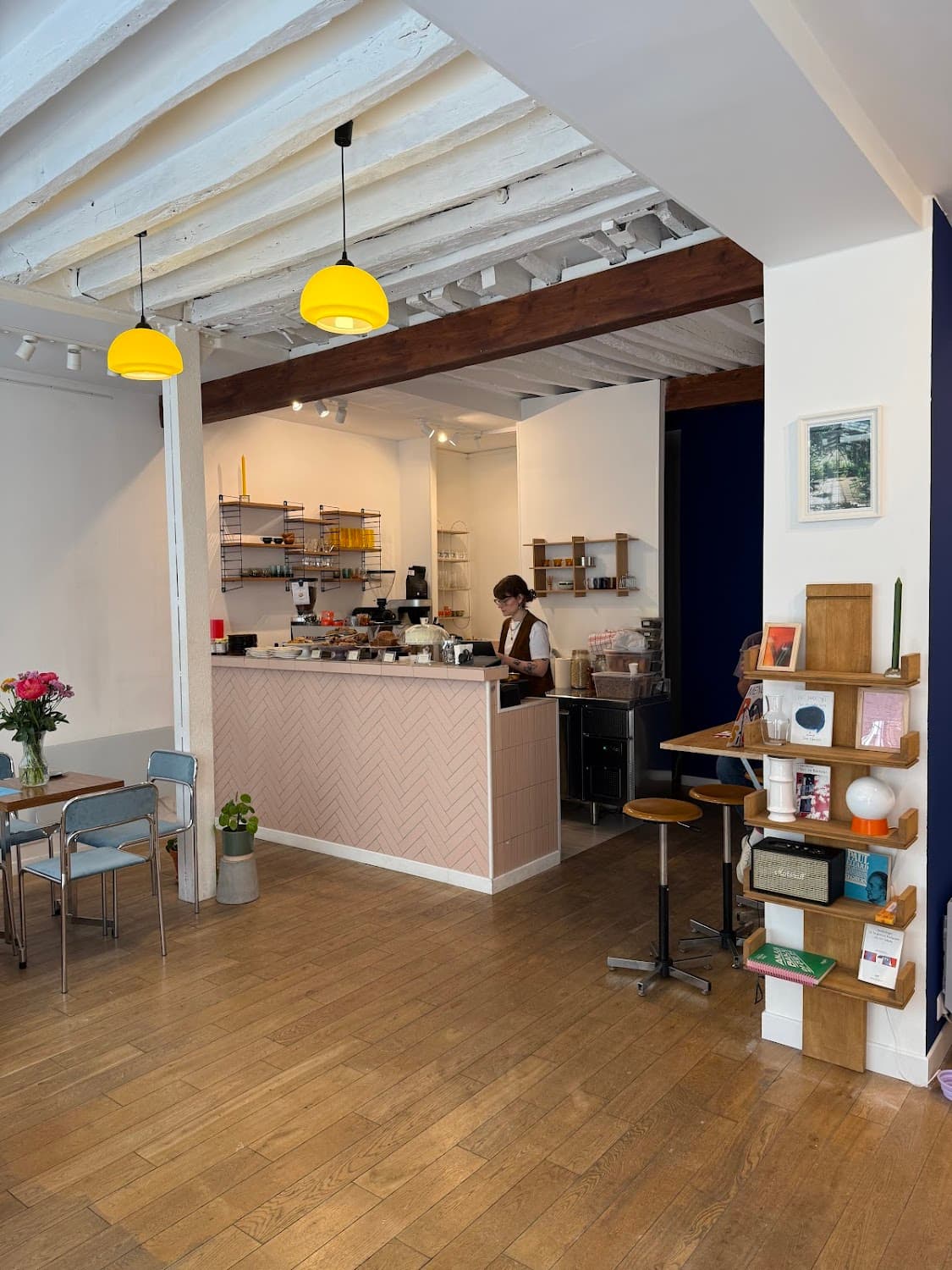 Poésie coffee — specialty coffee shop in Paris (photo 1)