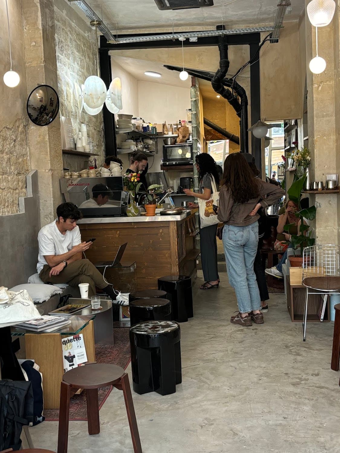 pola — specialty coffee shop in Paris (photo 5)