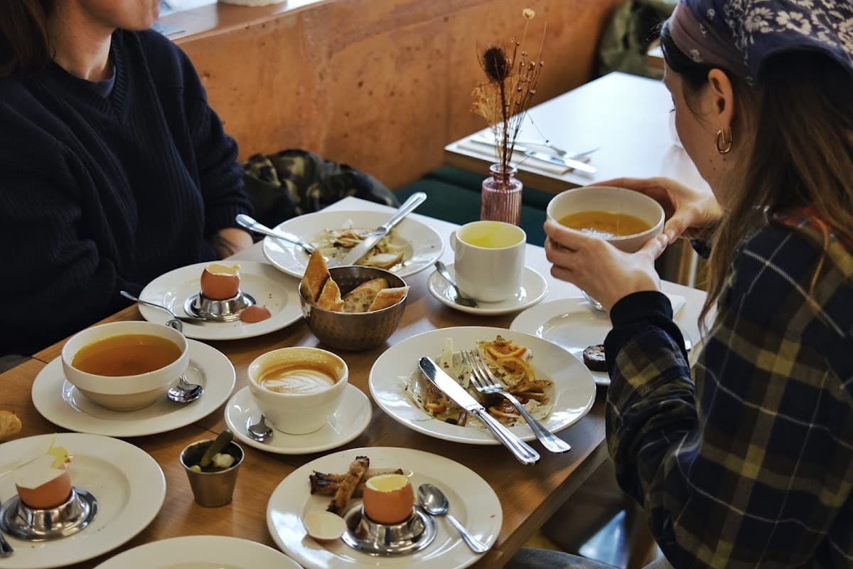 PRAESENS coffee shop & restaurant — specialty coffee shop in Paris (photo 5)