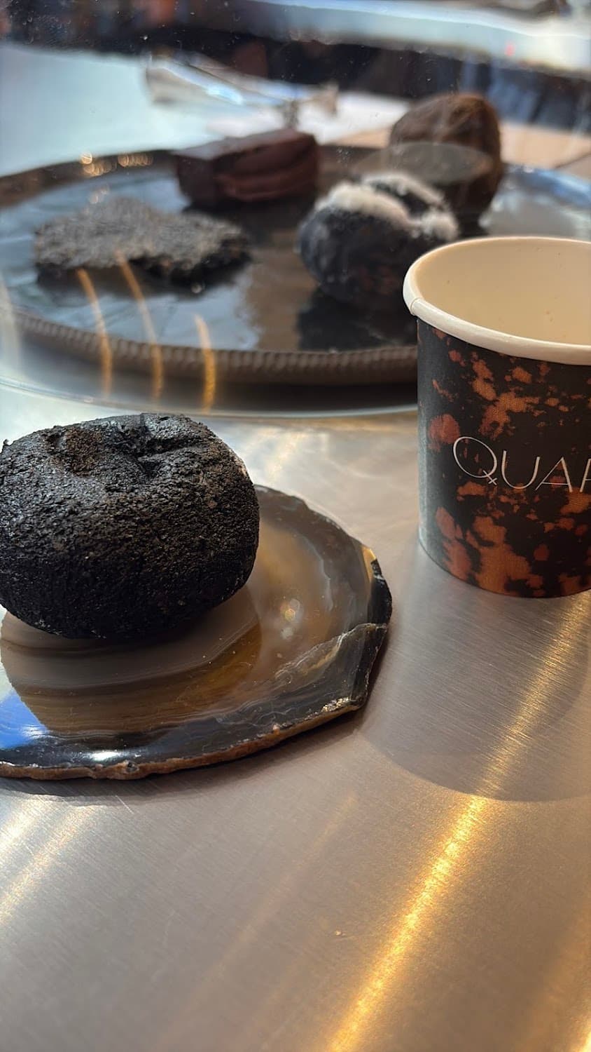 Quartz Cafe — specialty coffee shop in Paris (photo 1)