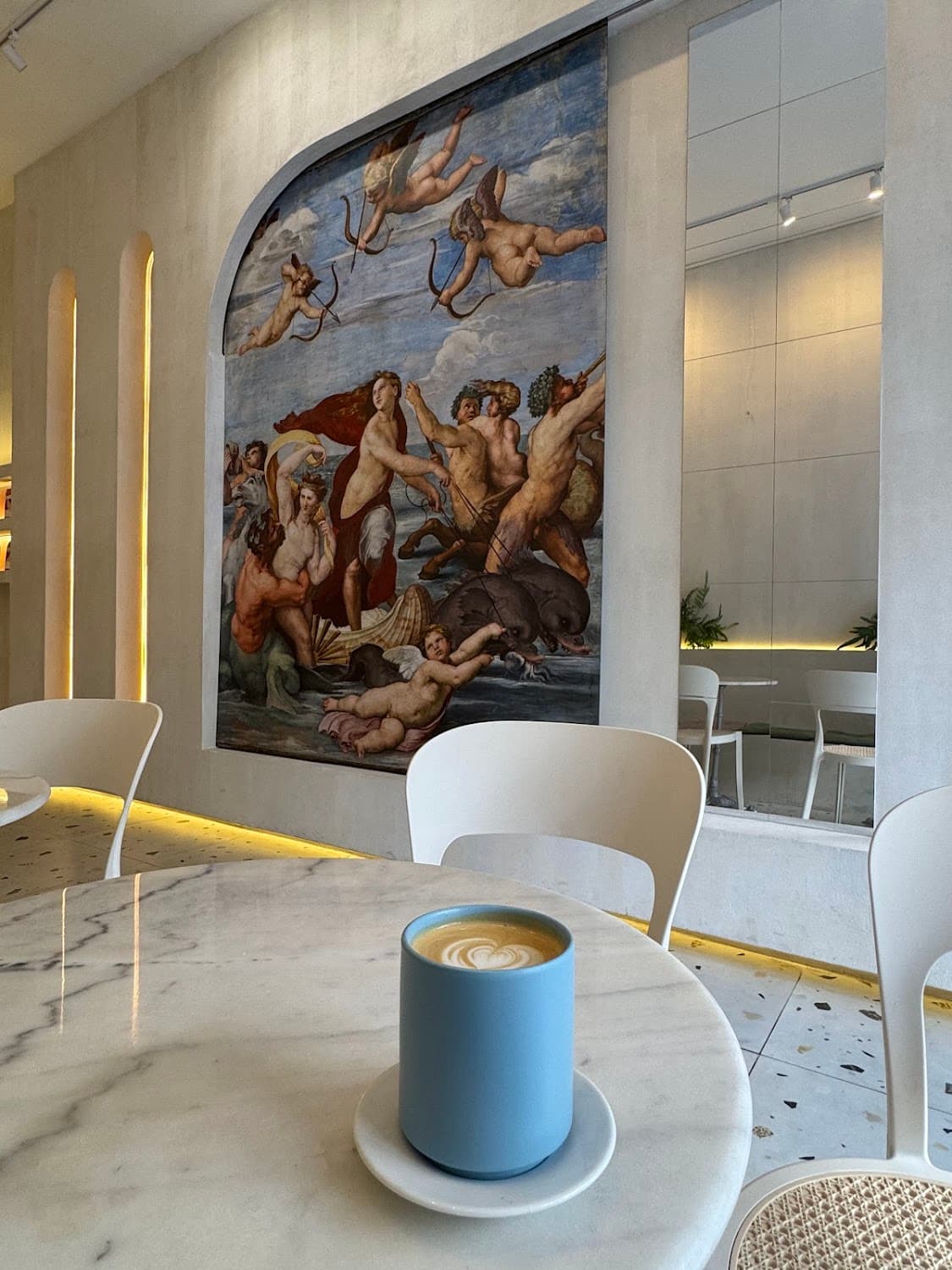 Raf — specialty coffee shop in Paris (photo 3)