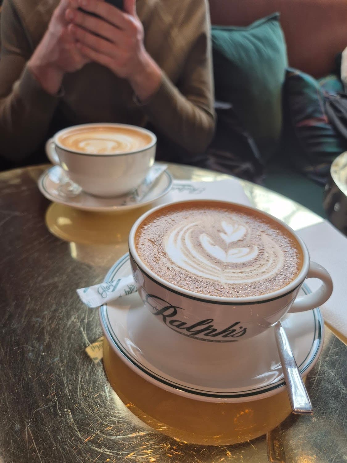 Ralph's Coffee — specialty coffee shop in Paris (photo 7)