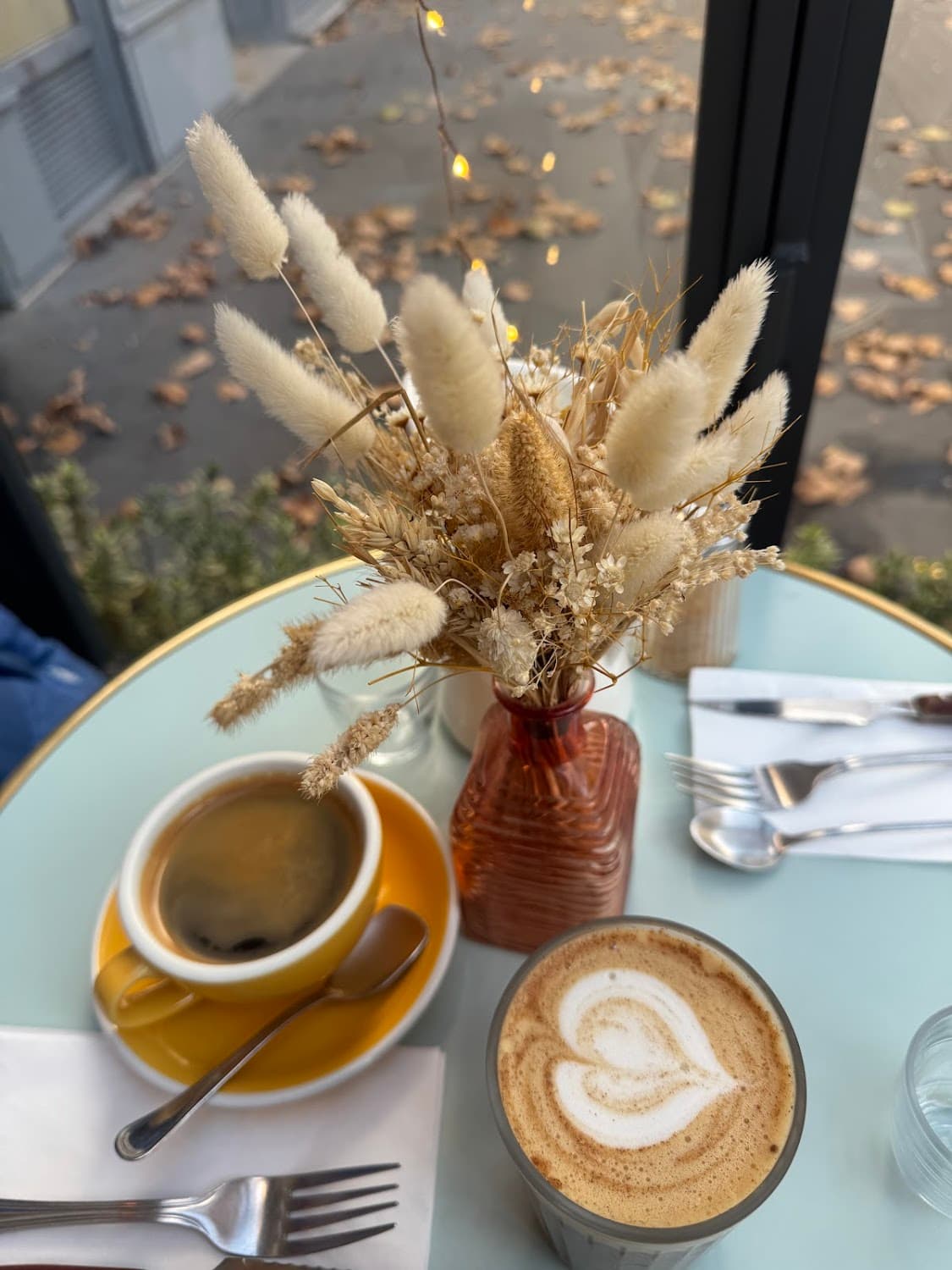 République of Coffee — specialty coffee shop in Paris (photo 2)