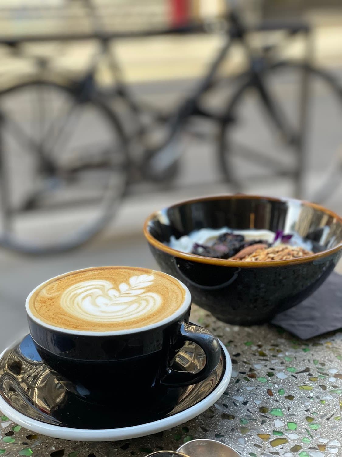 Residence Kann — specialty coffee shop in Paris (photo 2)
