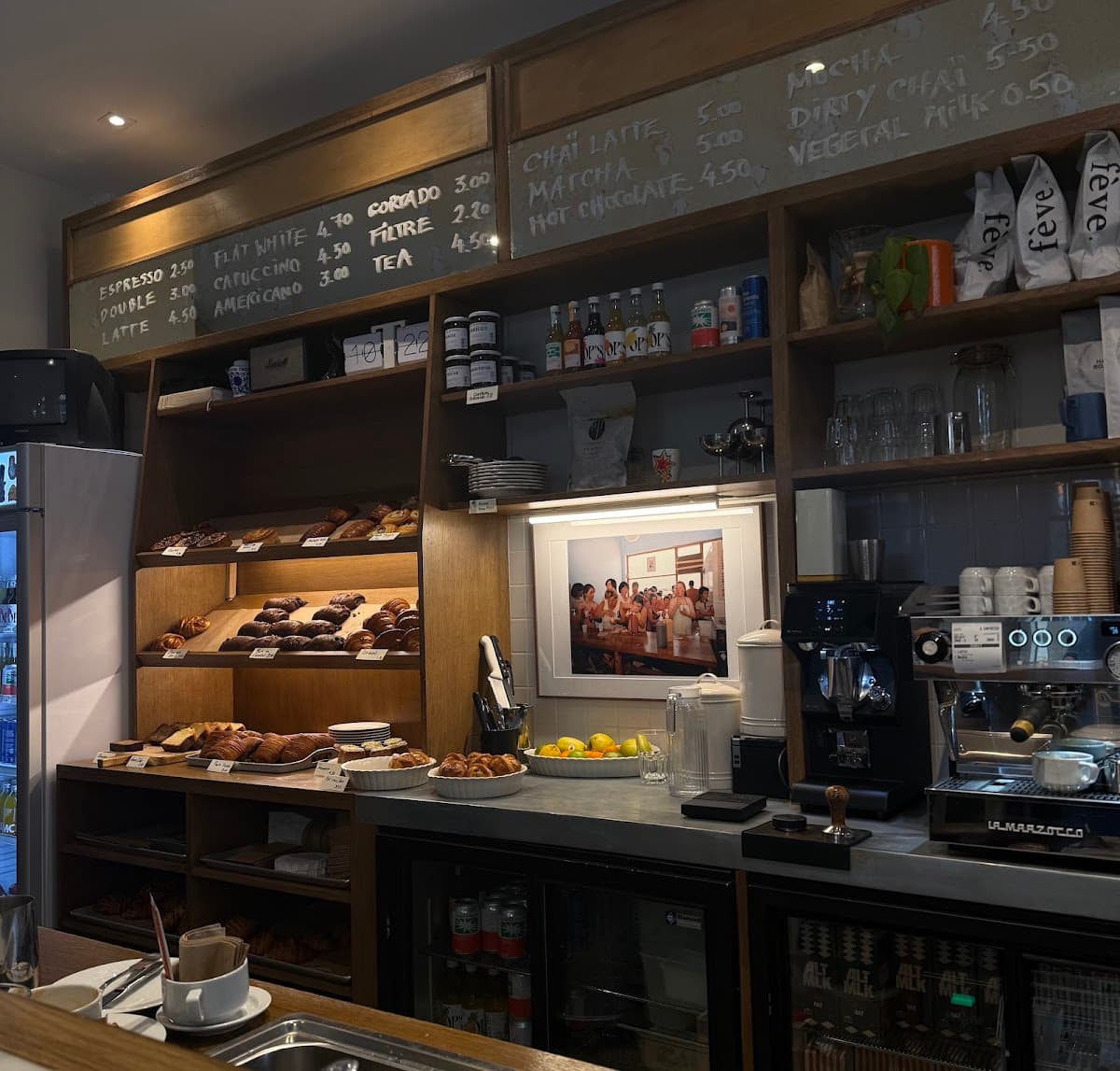 RONNIE BAKERY — specialty coffee shop in Paris (photo 2)