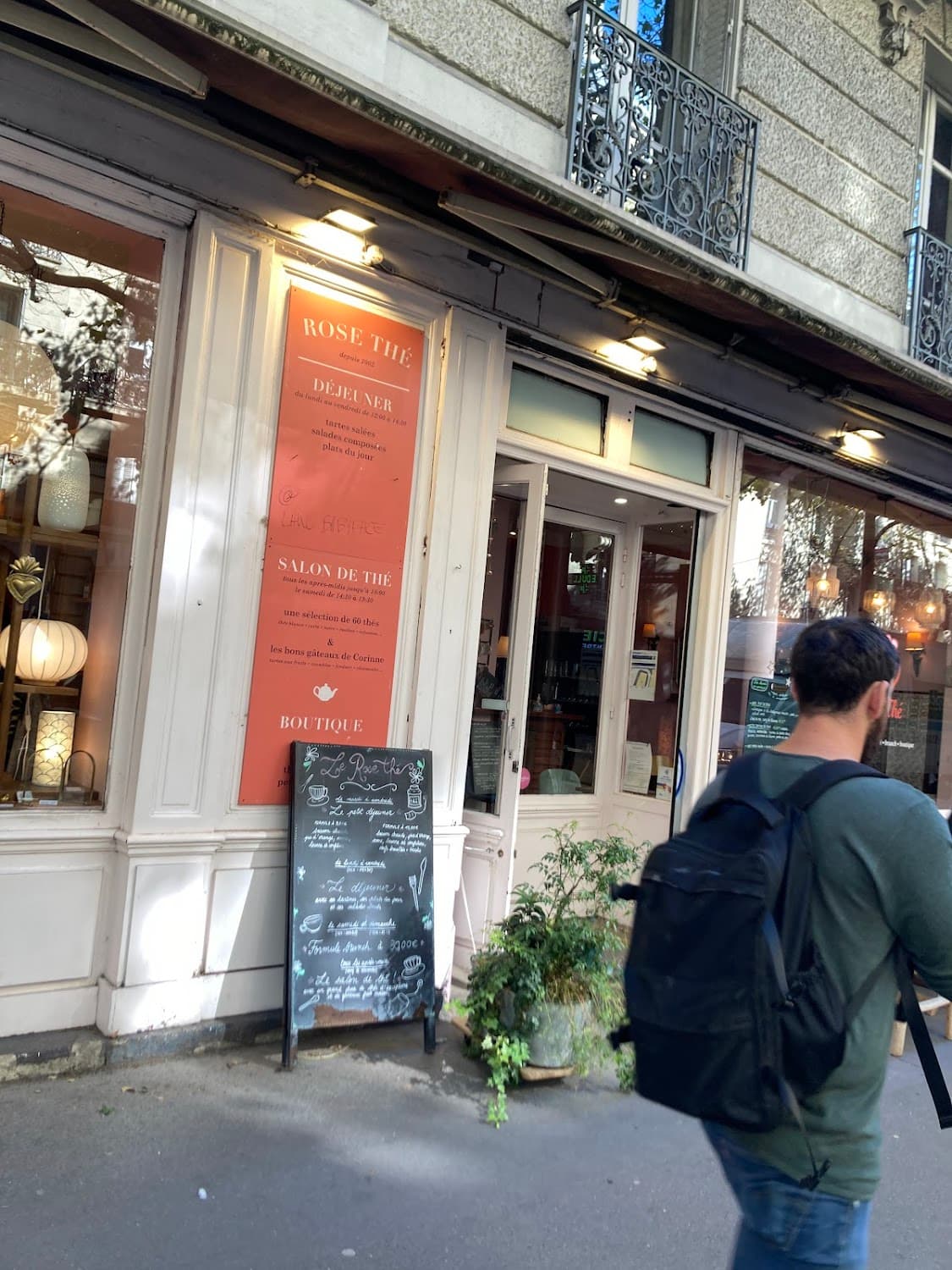 Rose Thé — specialty coffee shop in Paris (photo 1)