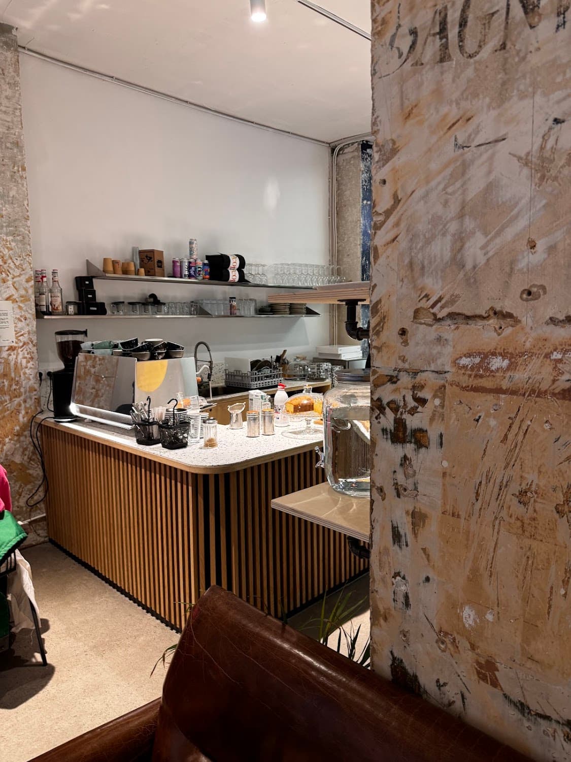 SAFE Concept — specialty coffee shop in Paris (photo 4)