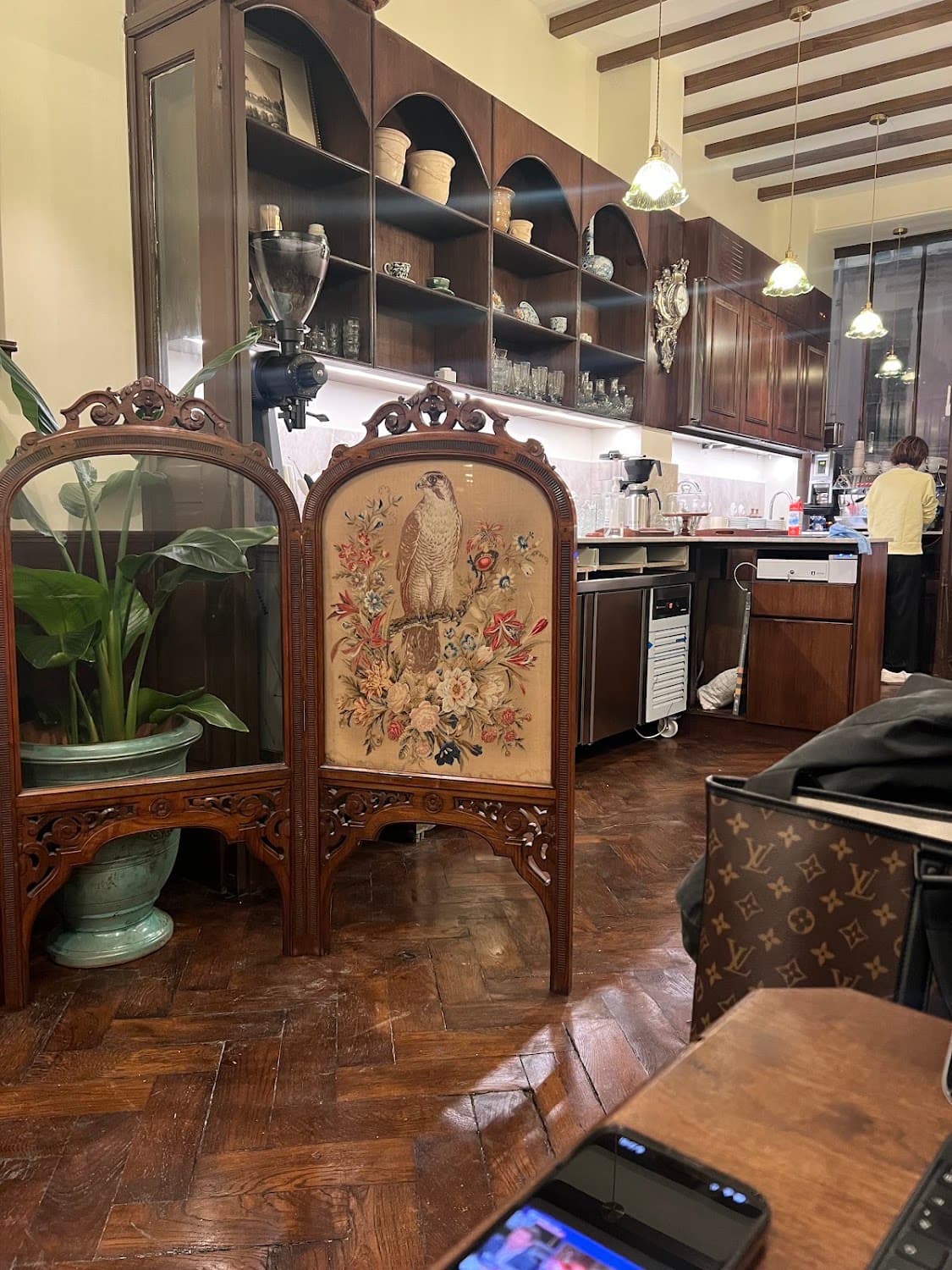 Saint Pearl - Rue St Jacques, specialty coffee shop in Paris (photo 2)
