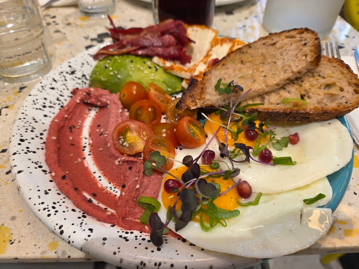 Santa Lyna, specialty coffee shop in Paris (photo 3)