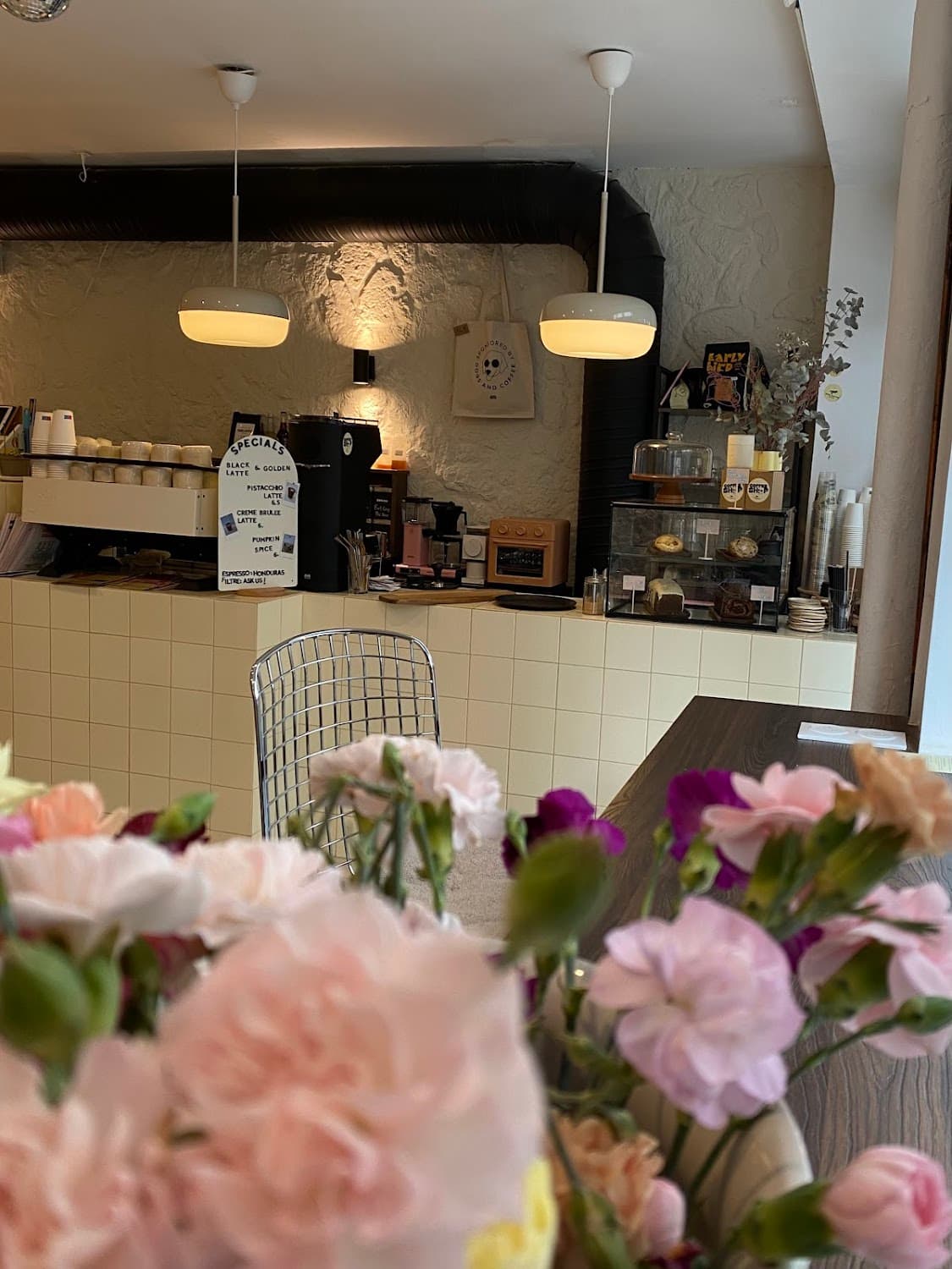 Seven Heaven • Coffee Lunch Brunch — specialty coffee shop in Paris (photo 1)