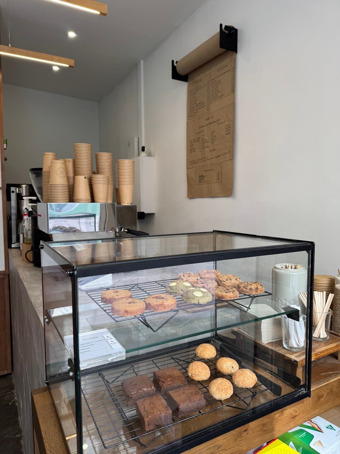 Shiba café — specialty coffee shop in Paris (photo 7)