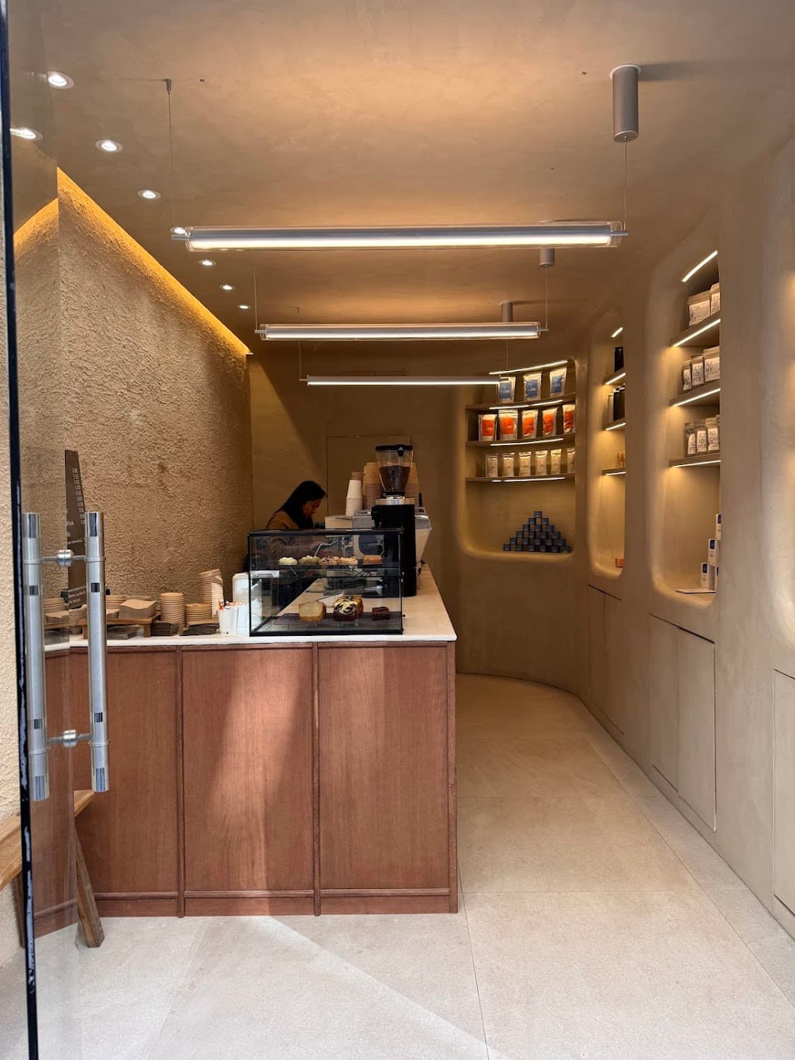 Shiba café - Rue des Volontaires, specialty coffee shop in Paris (photo 8)