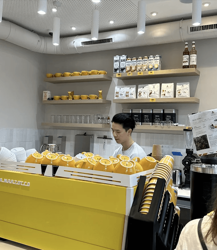 Shukery Coffee & Matcha, specialty coffee shop in Paris (photo 4)