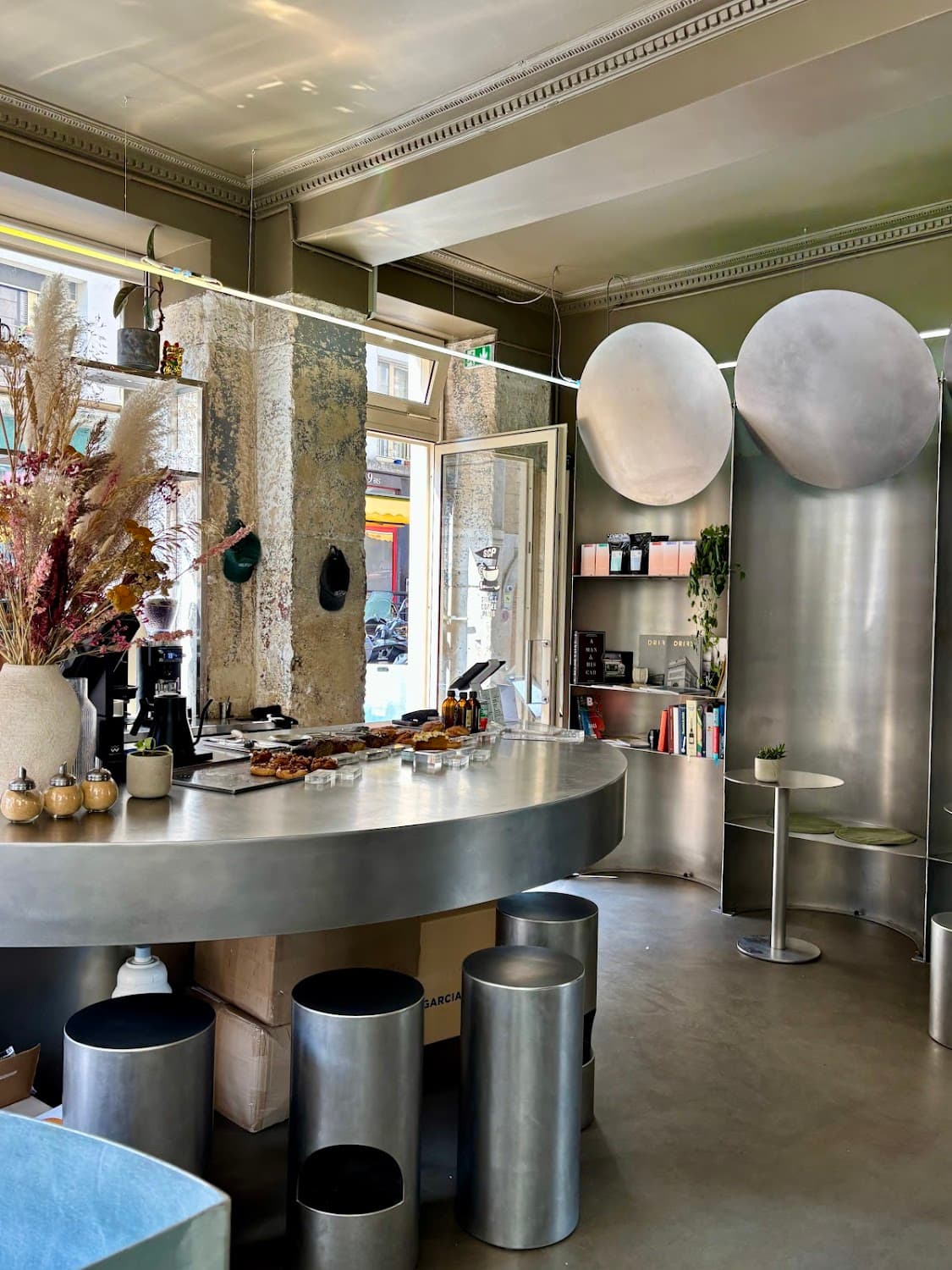 Simple Coffee — specialty coffee shop in Paris (photo 4)