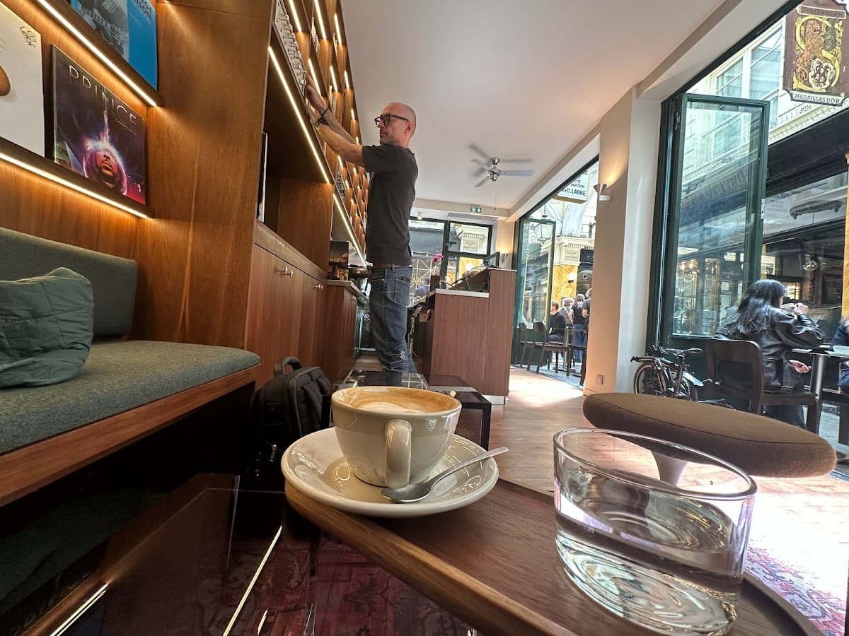 Sound and Coffee, specialty coffee shop in Paris (photo 7)