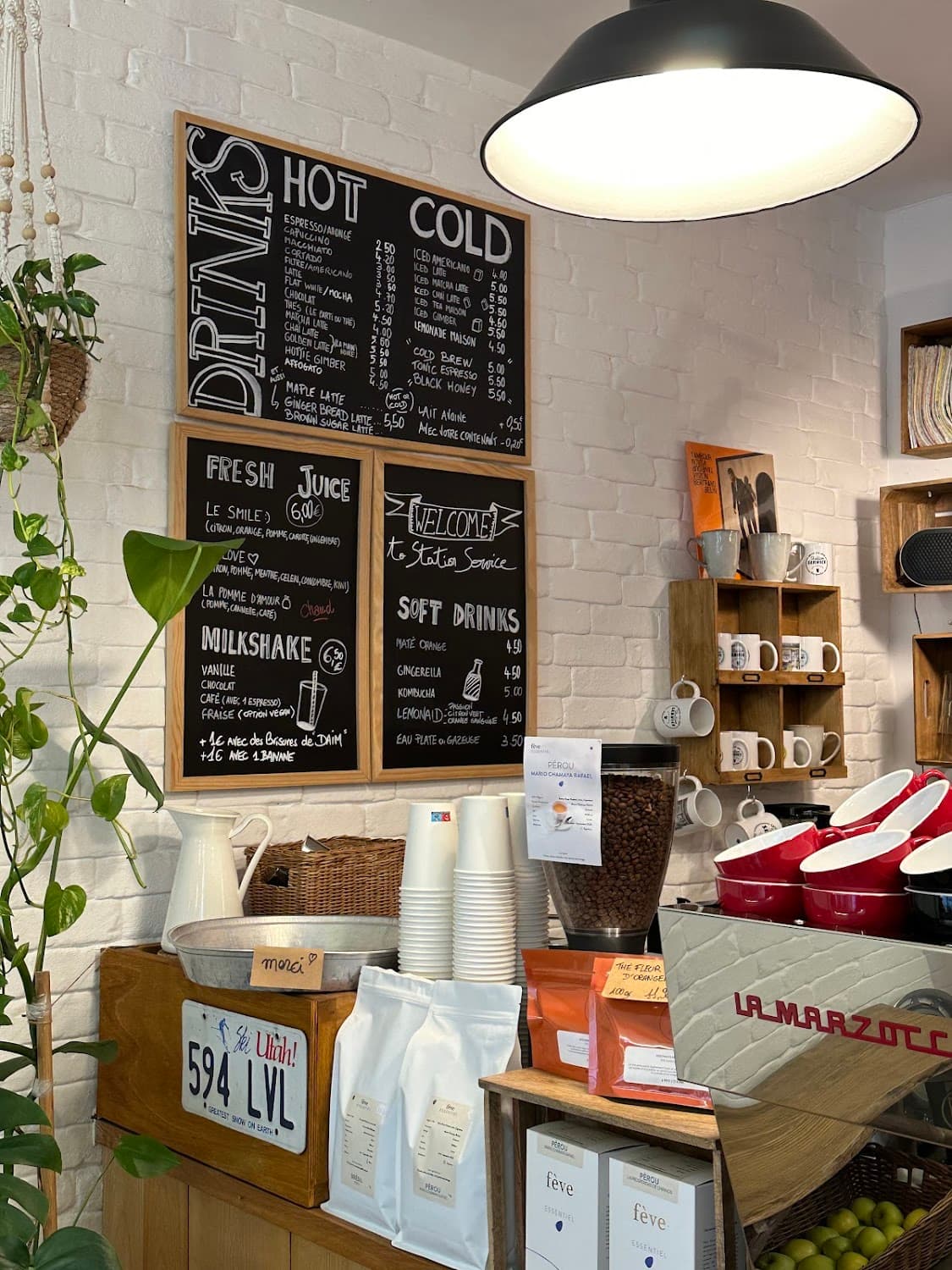 Station Service Batignolles — specialty coffee shop in Paris (photo 6)