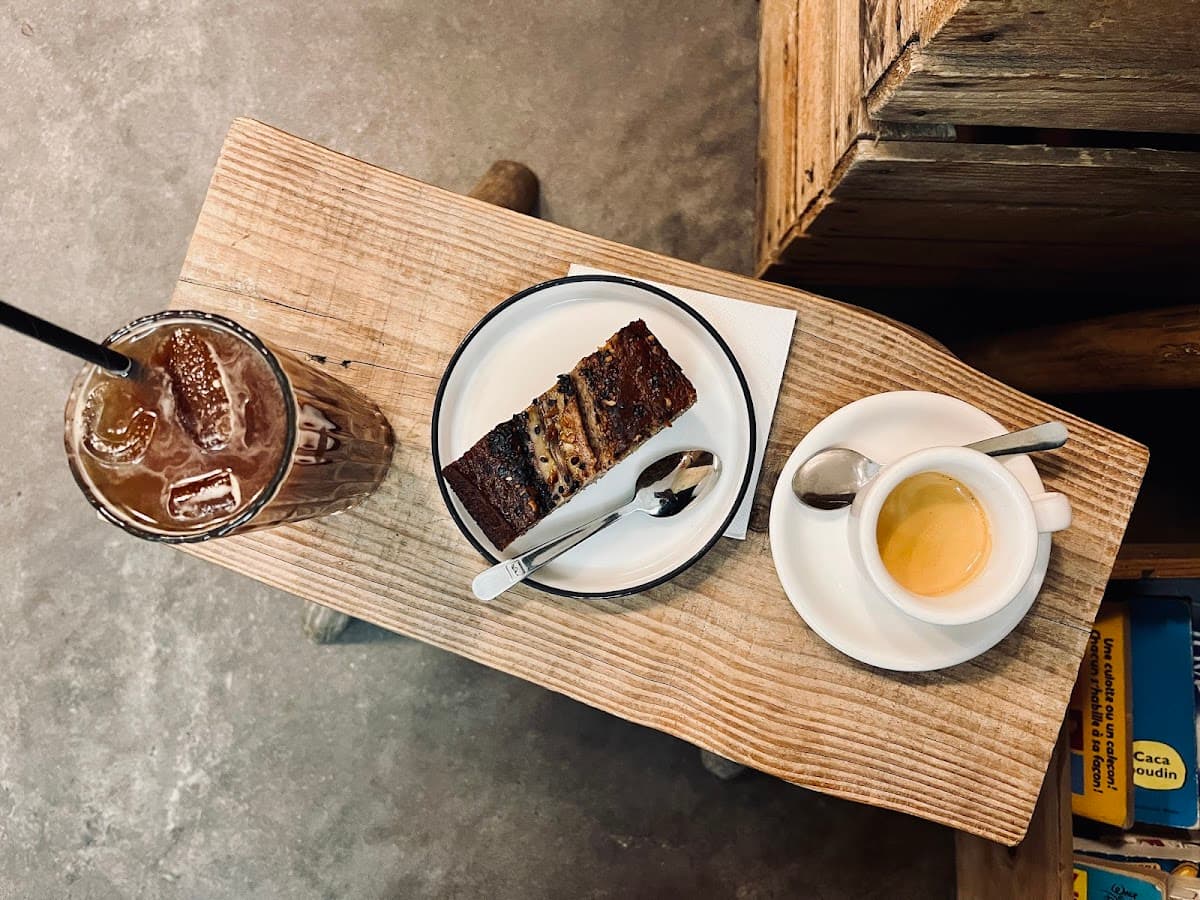 Station Service Batignolles — specialty coffee shop in Paris (photo 7)