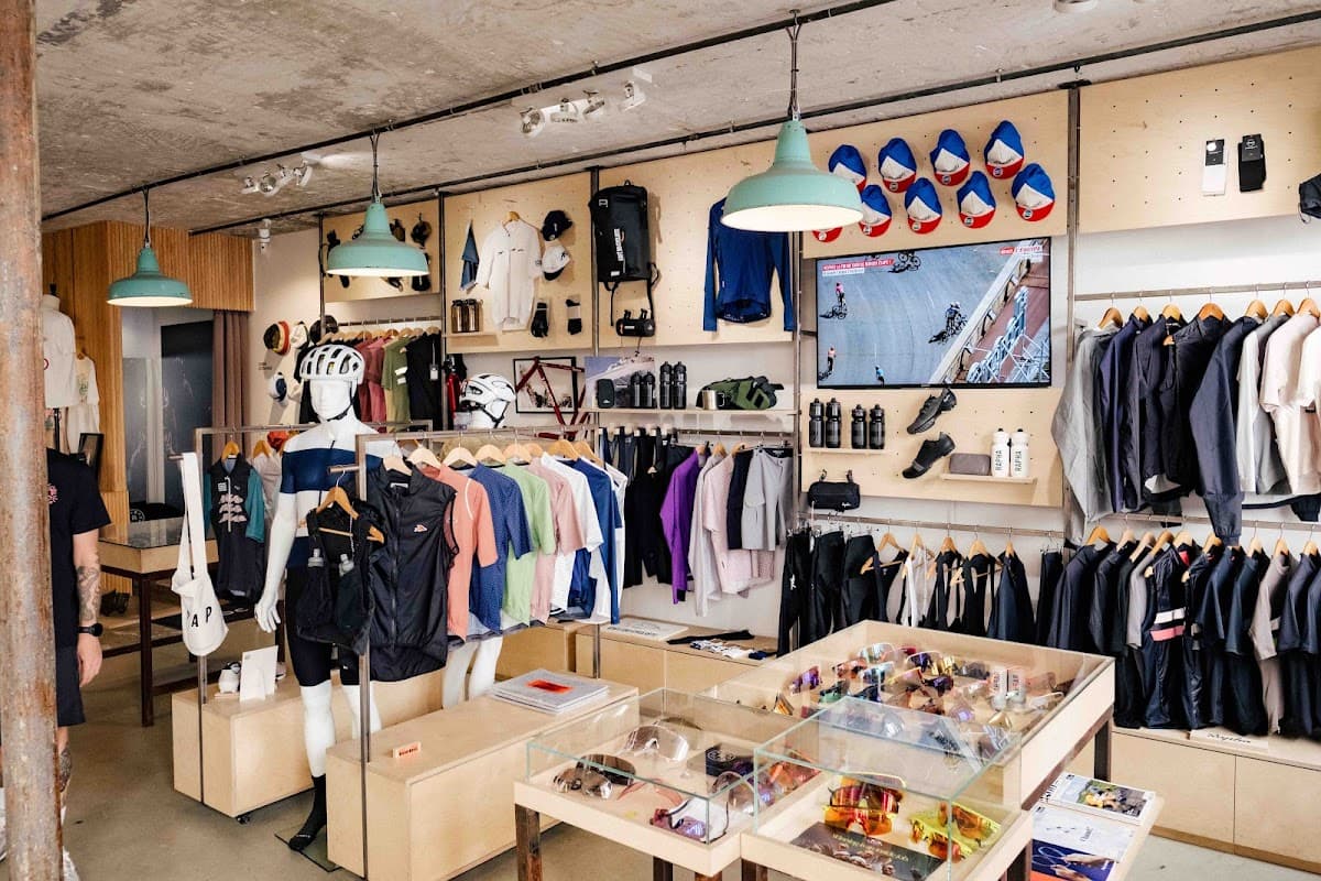 Steel Cyclewear and Coffeeshop - Café Vélo