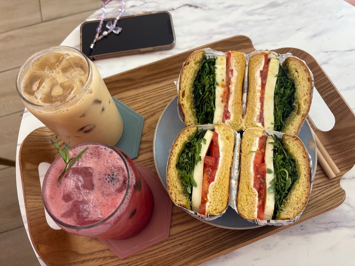 Stella Café — specialty coffee shop in Paris (photo 2)