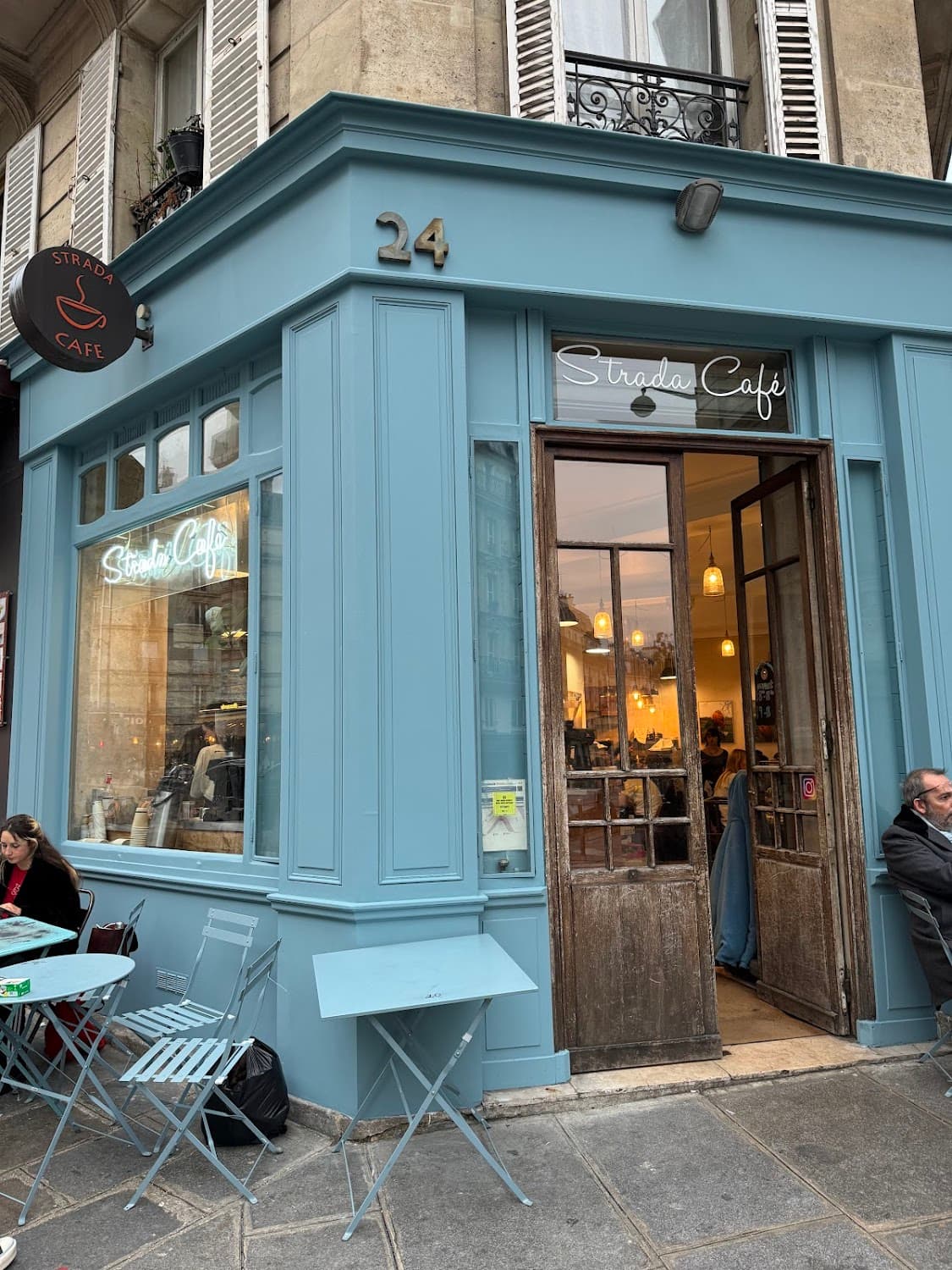Strada, specialty coffee shop in Paris