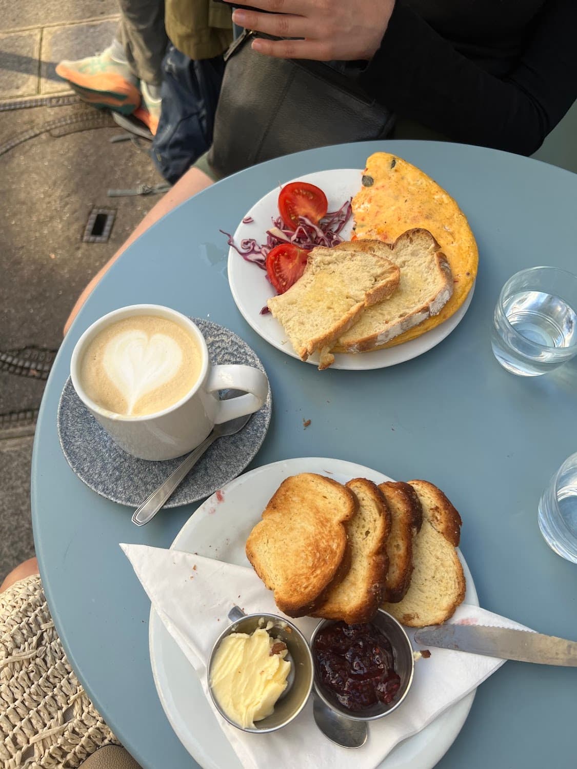Strada — specialty coffee shop in Paris (photo 4)