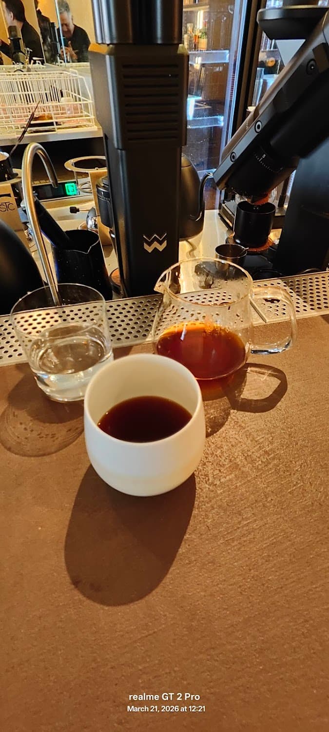 Tactile café — specialty coffee shop in Paris (photo 6)