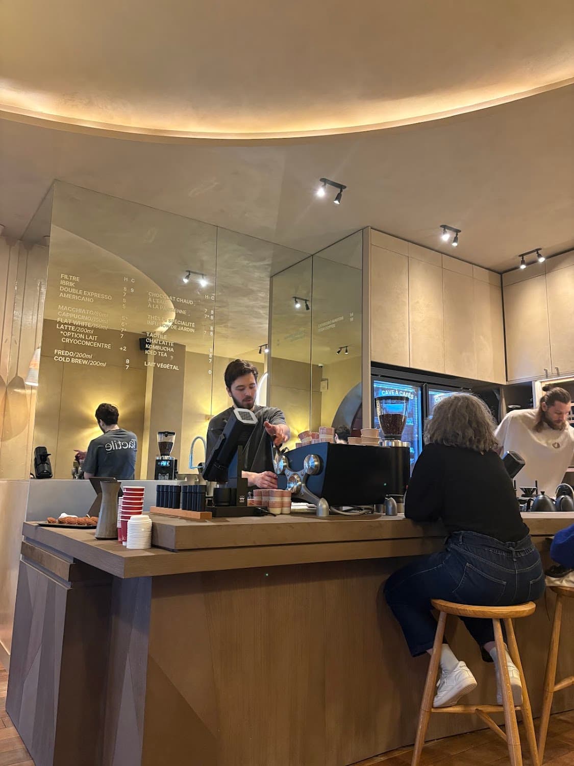 Tactile café — specialty coffee shop in Paris (photo 7)